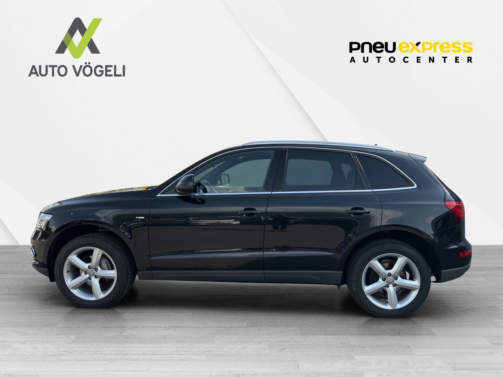 AUDI Q5 2.0 TFSI quattro-showroom-element-2