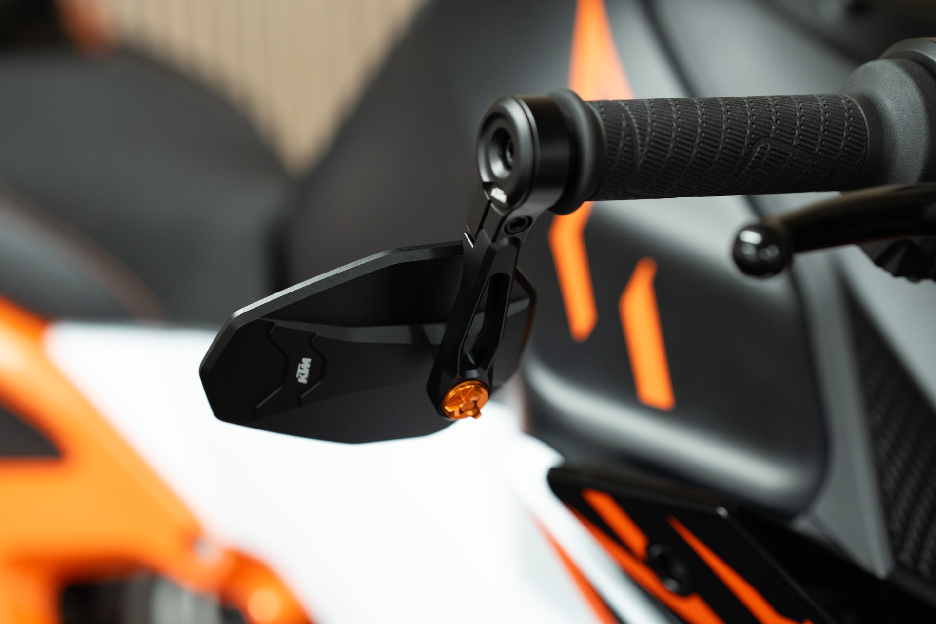 KTM 990 Duke R mit Sportschalldämpfer, Kurzheck und Lenkerendspiegeln-image-6