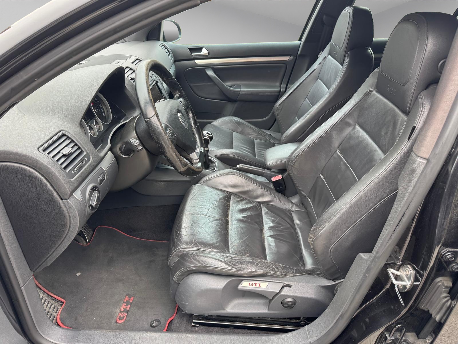 VW Golf 2.0 TFSI GTI-image-12