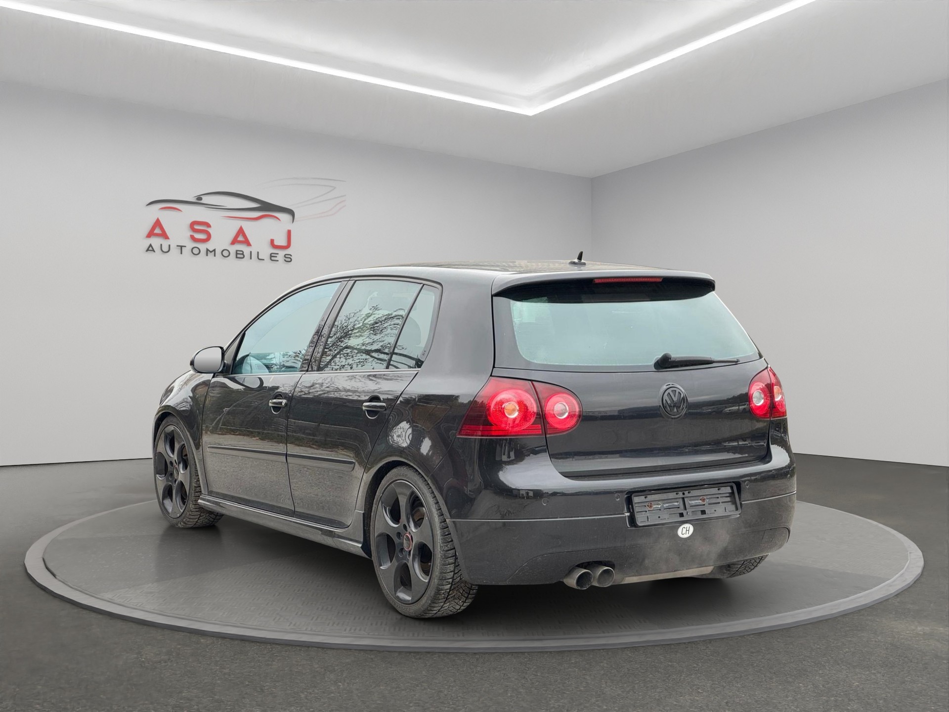 VW Golf 2.0 TFSI GTI-image-4