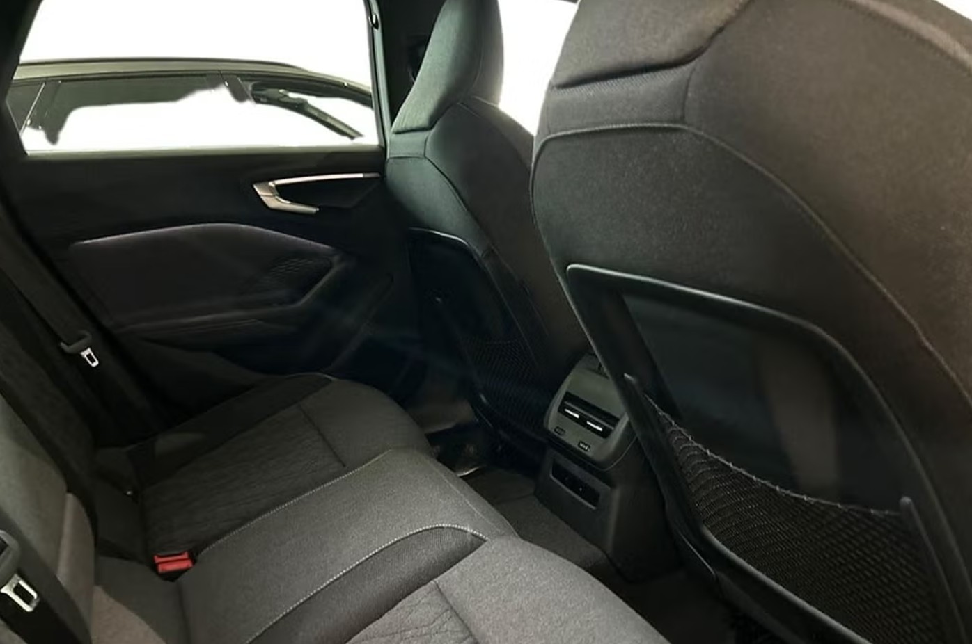 AUDI A5 Avant TDI quattro S tronic-image-3