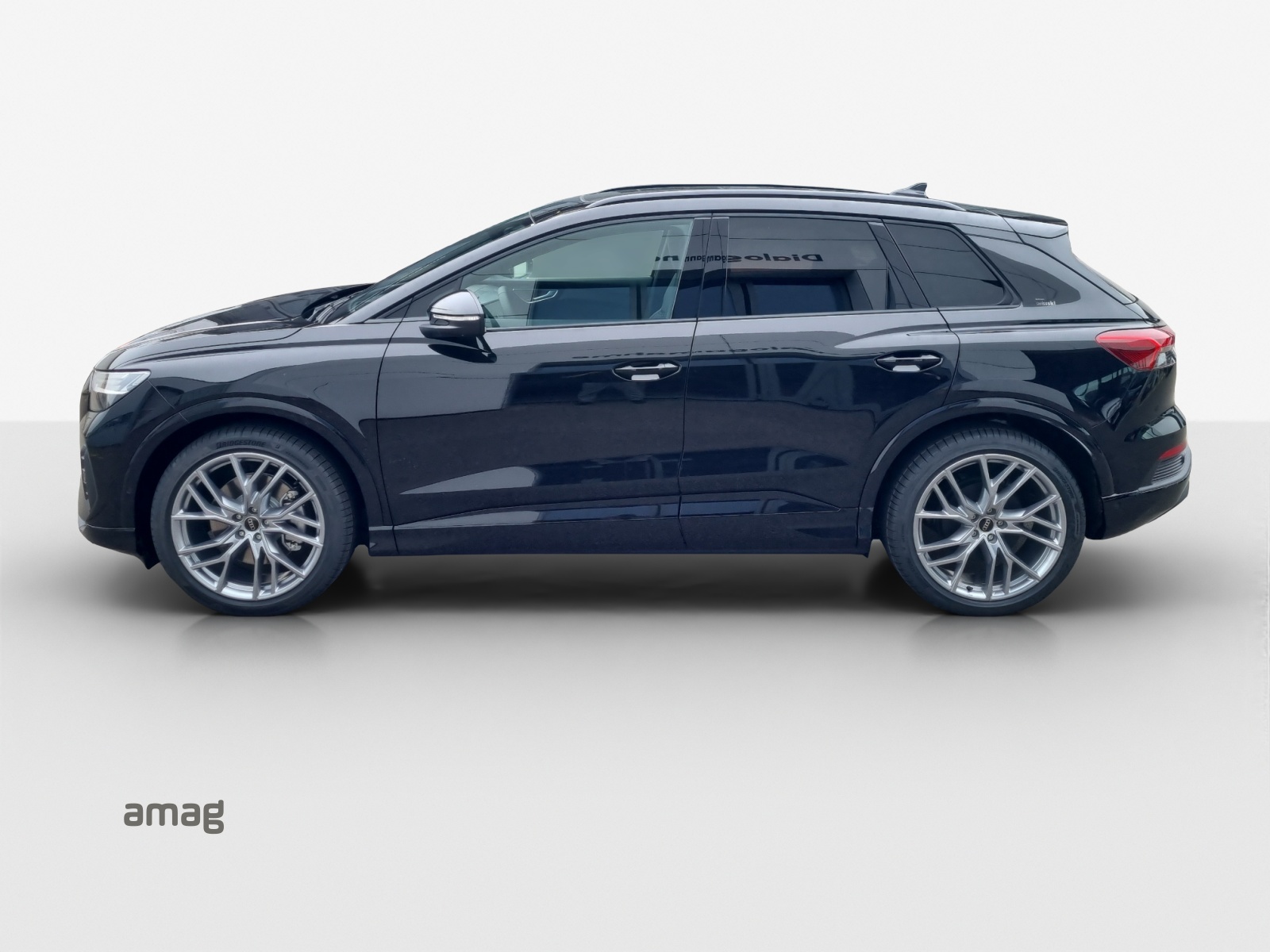 AUDI Q4 e-tron 45 Edition Swiss Ski quattro-image-1