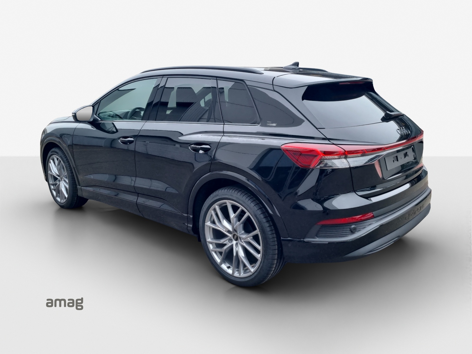 AUDI Q4 e-tron 45 Edition Swiss Ski quattro-image-2