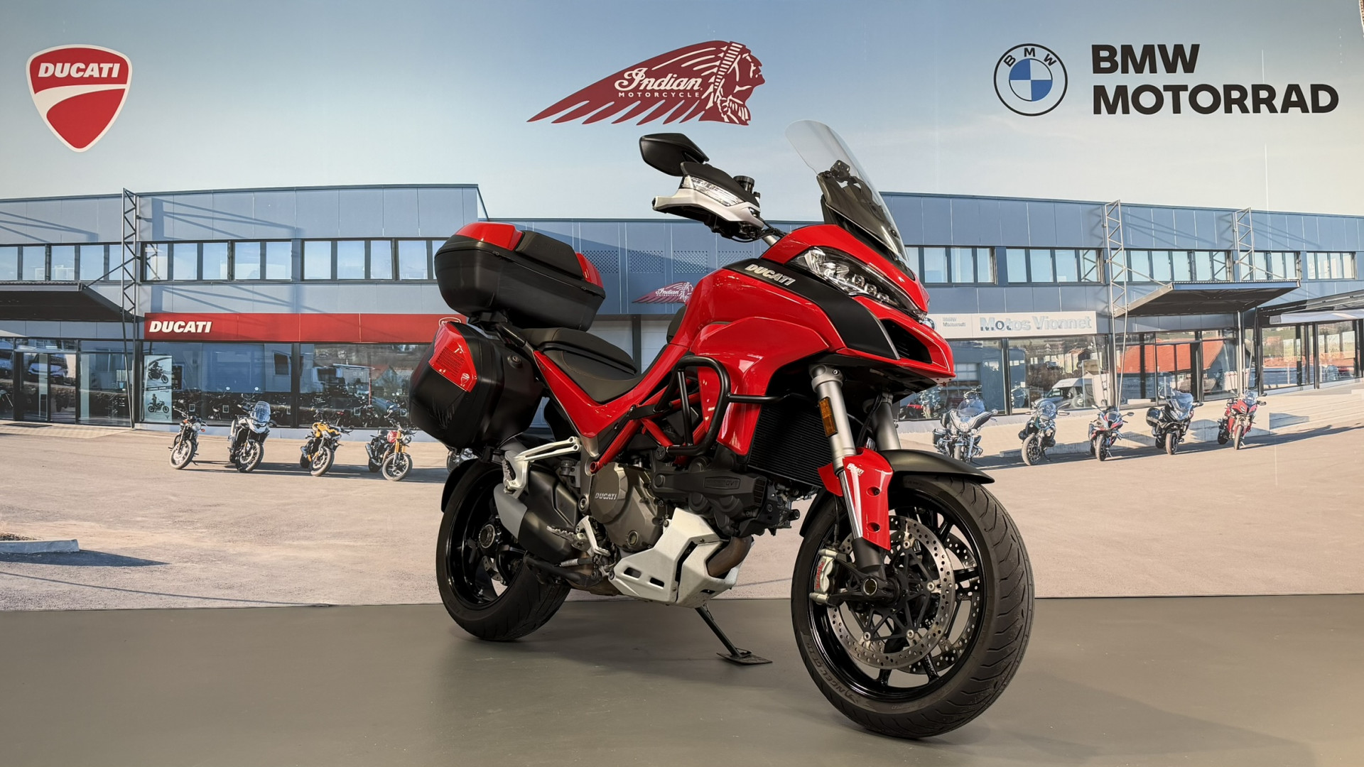 DUCATI Multistrada 1200 avec topcase et valises