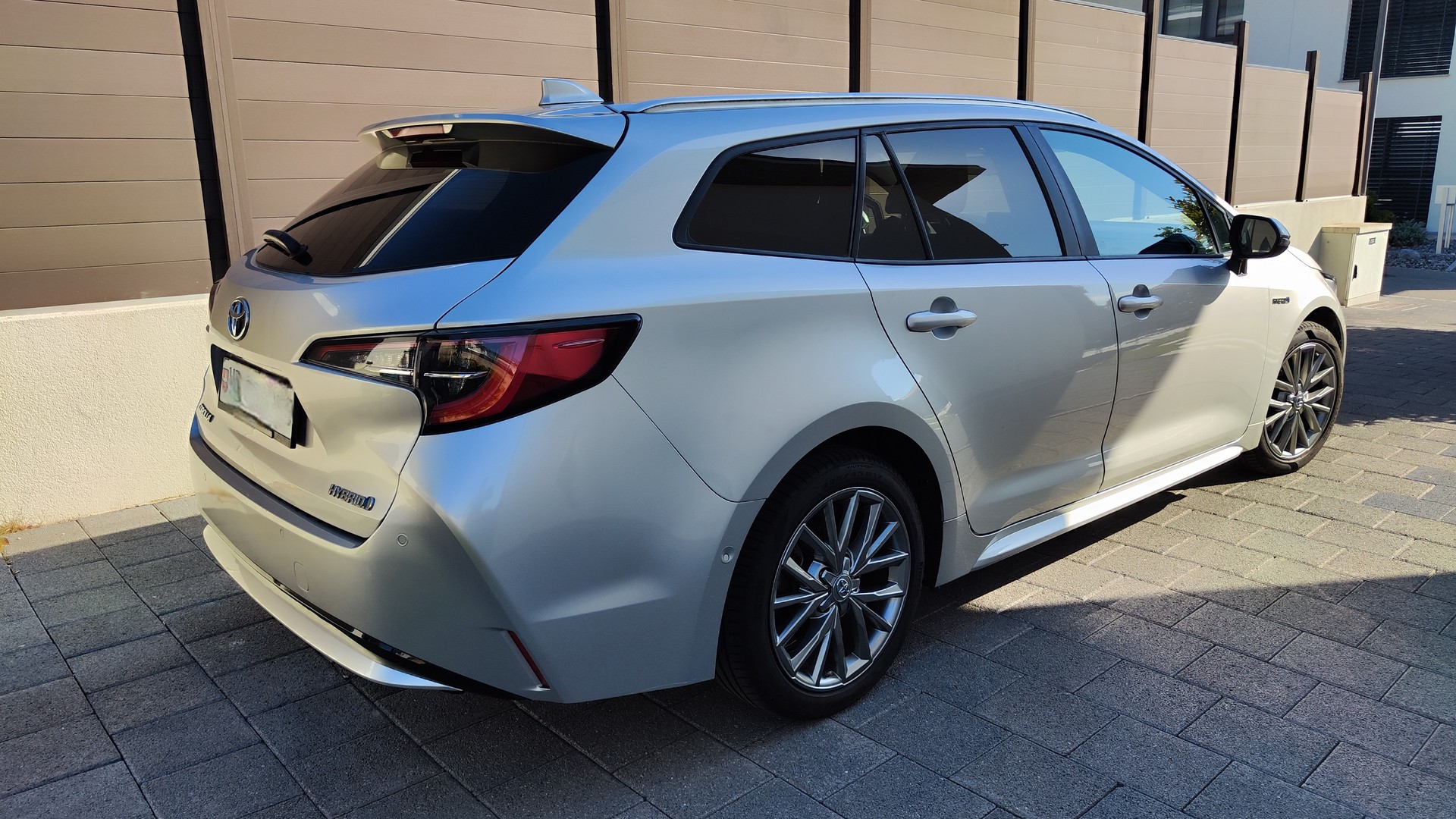 TOYOTA 1.8 HSD Trend-image-5