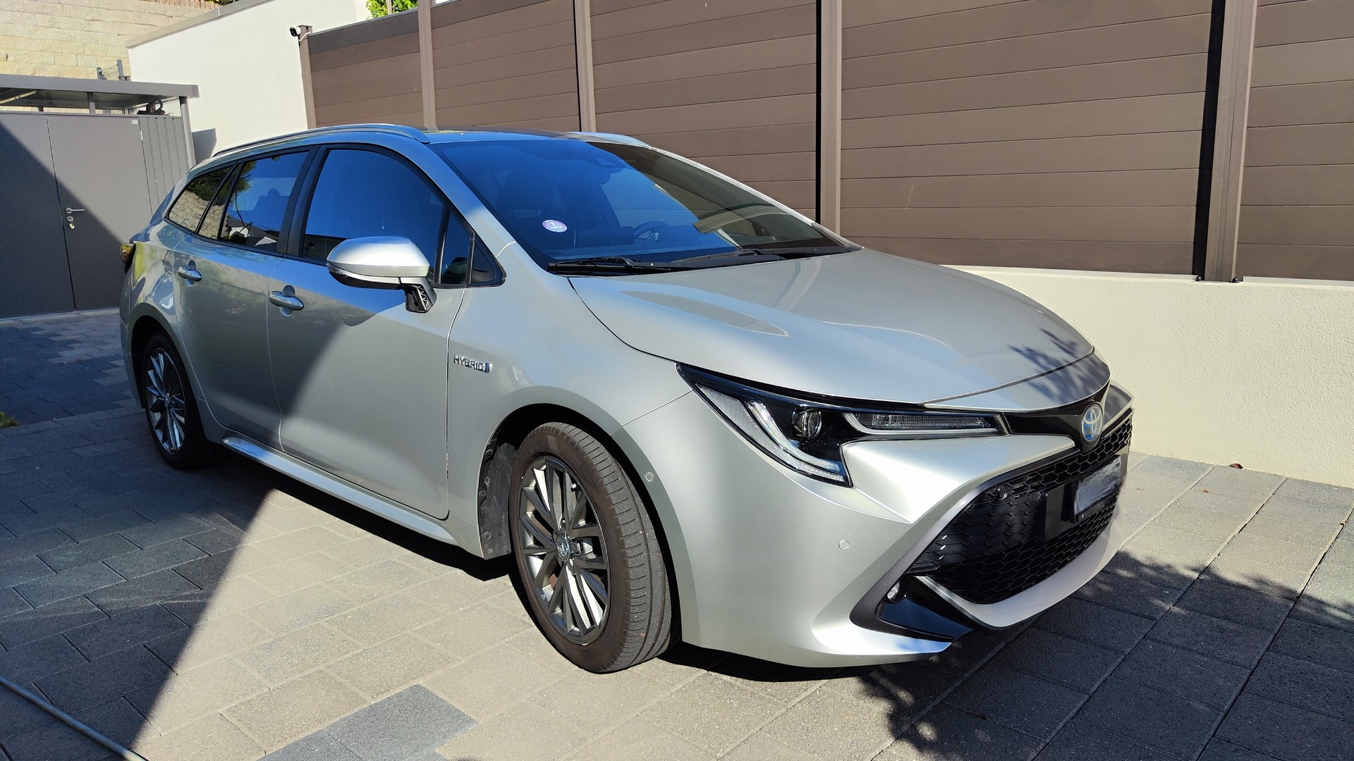 TOYOTA 1.8 HSD Trend-image-1