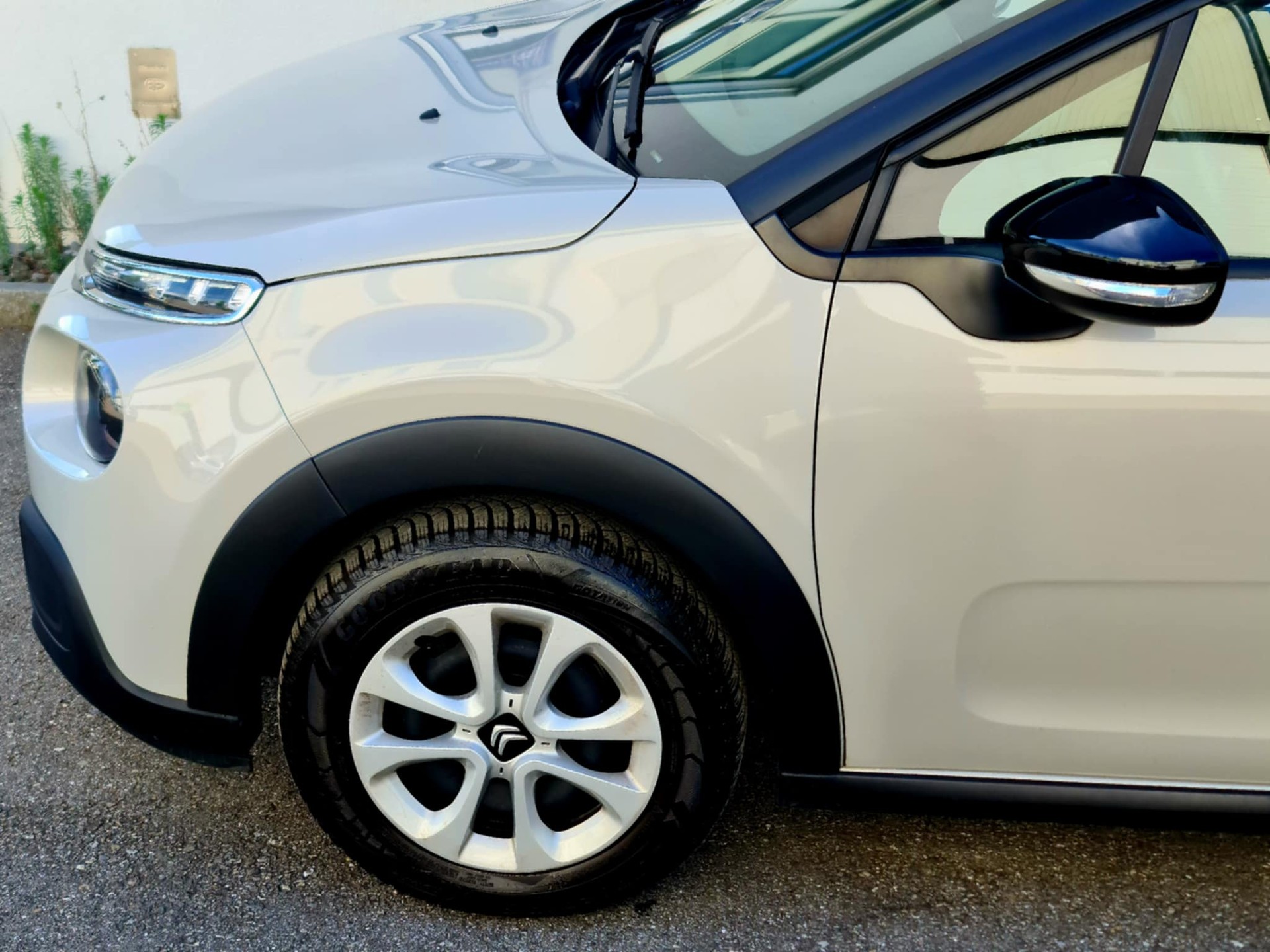 CITROEN C3 1.2i PureTech Feel Edition-image-5