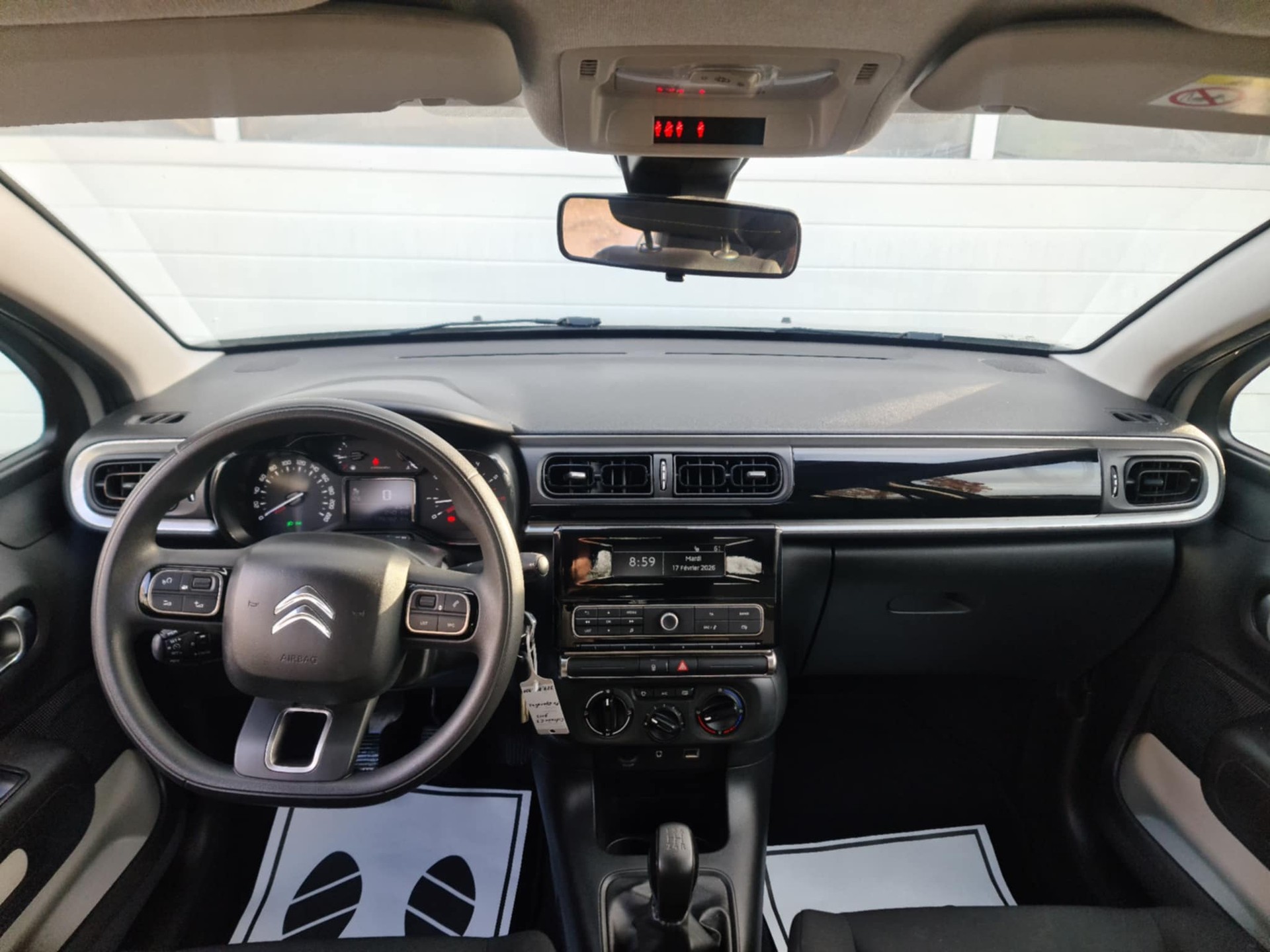 CITROEN C3 1.2i PureTech Feel Edition-image-8