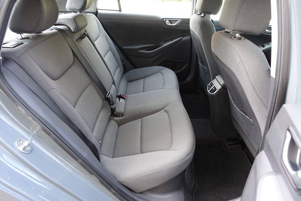HYUNDAI Ioniq 1.6 GDi HEV Amplia DCT-image-14
