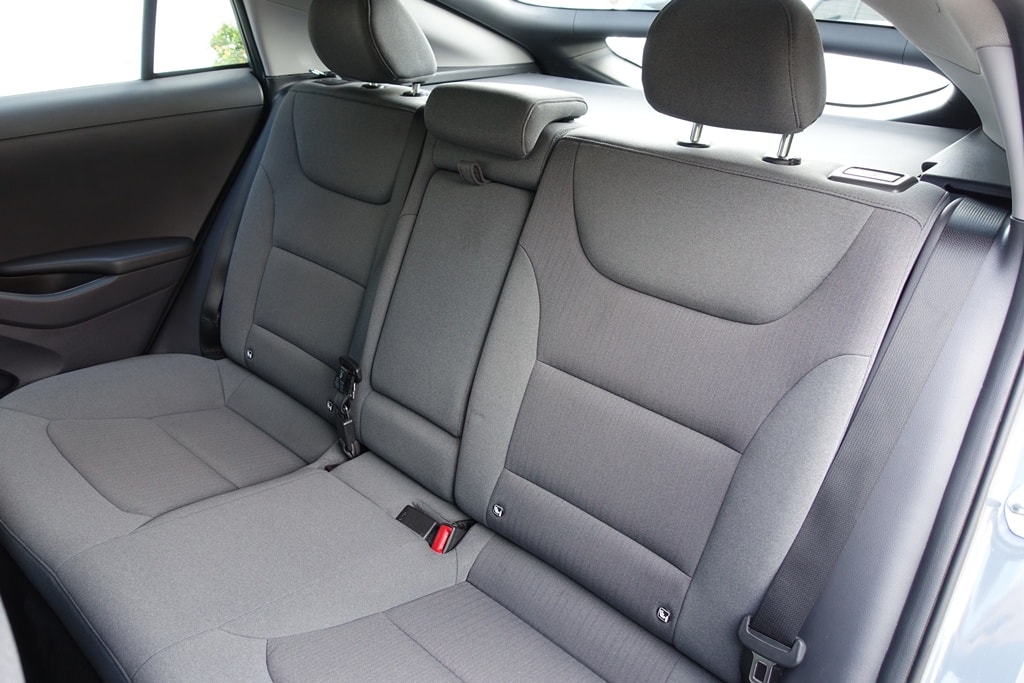 HYUNDAI Ioniq 1.6 GDi HEV Amplia DCT-image-12
