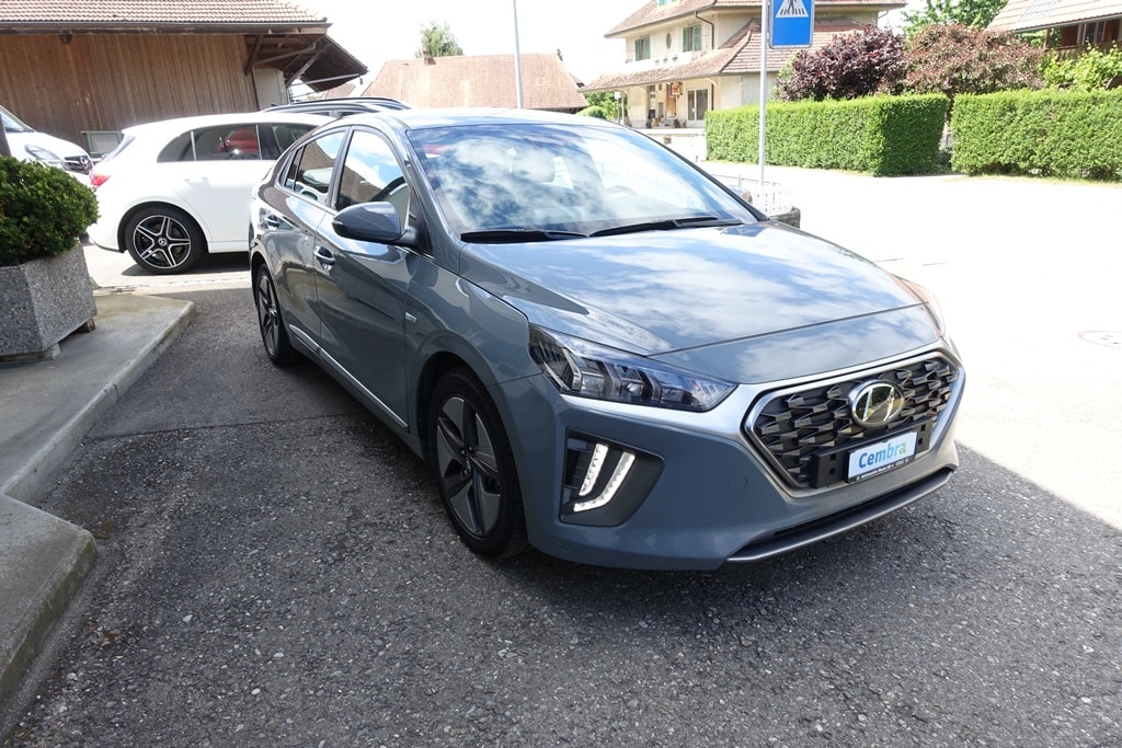 HYUNDAI Ioniq 1.6 GDi HEV Amplia DCT-image-2