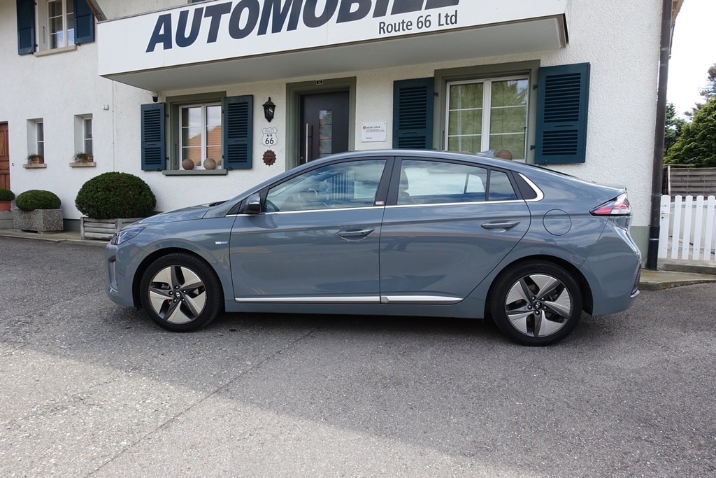 HYUNDAI Ioniq 1.6 GDi HEV Amplia DCT-image-5