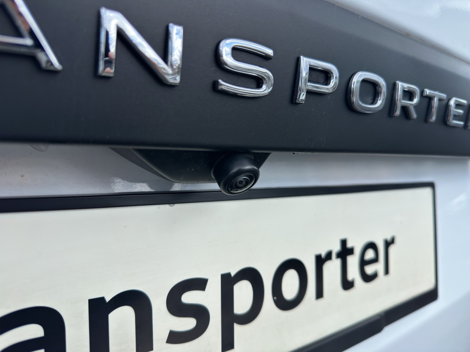 VW Transporter 2.0 TDI-image-13