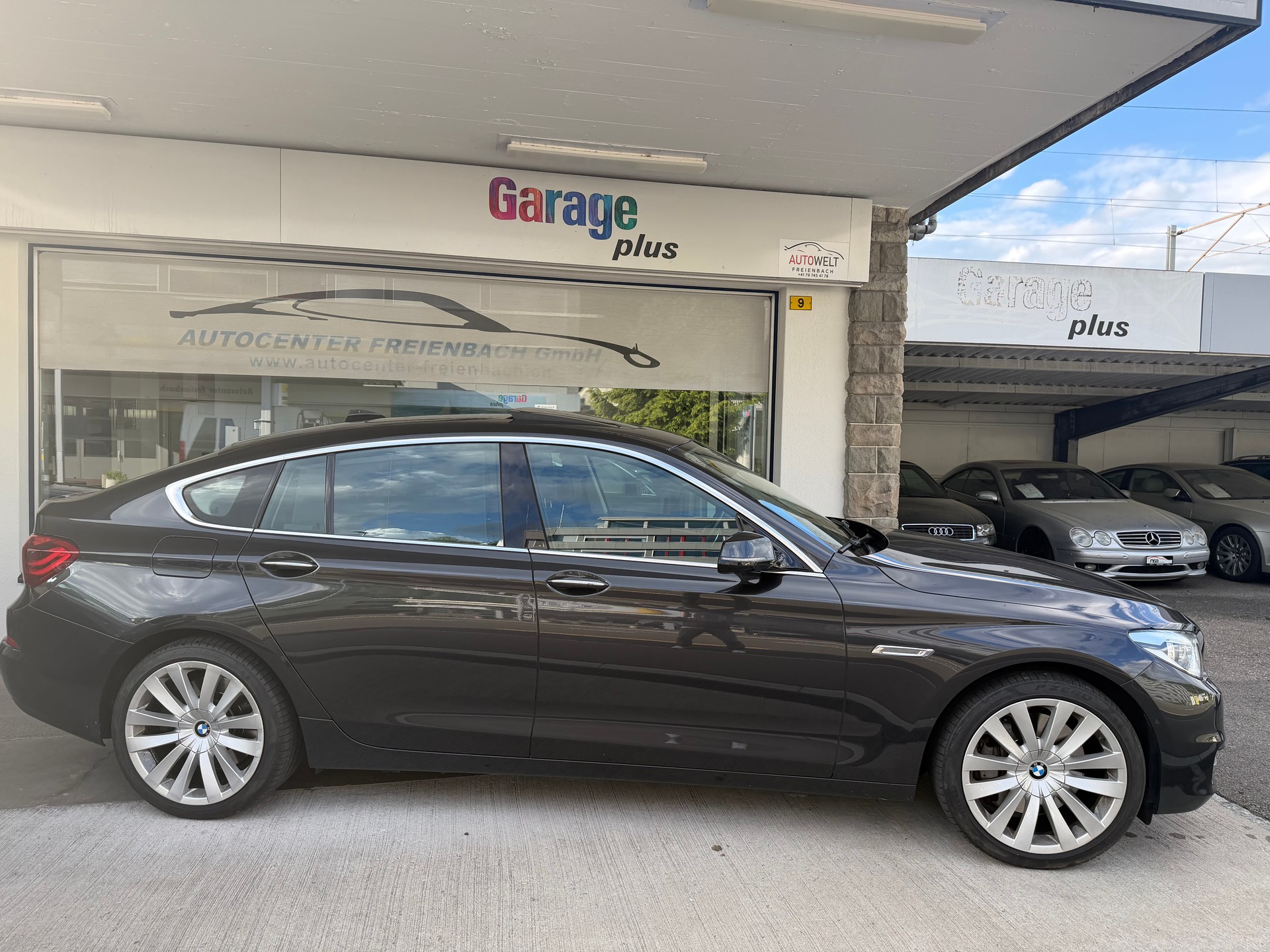 BMW 550i GT xDrive Steptronic-showroom-element-3