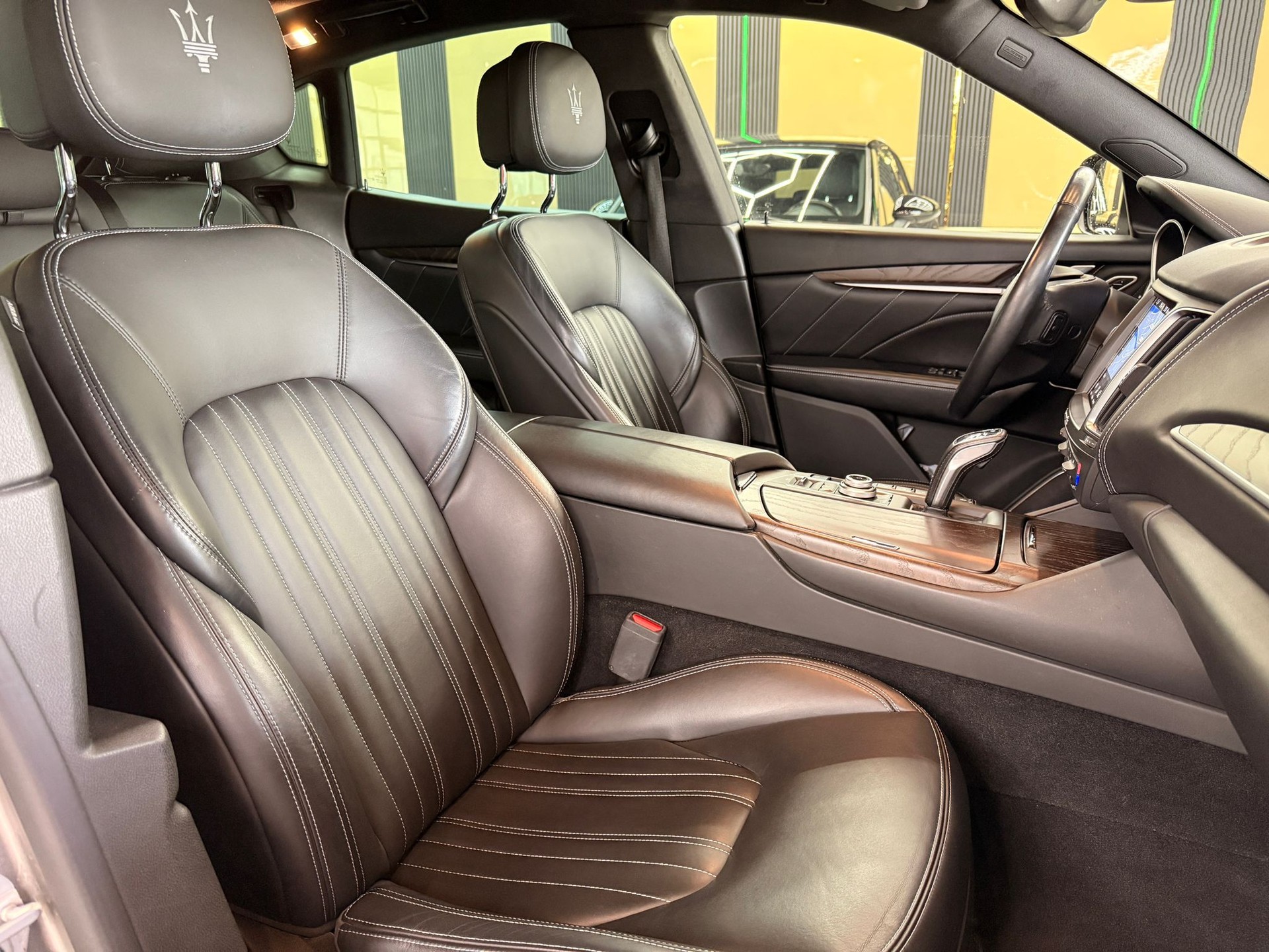 MASERATI Levante D 3.0 V6 GranLusso Automatica-image-12