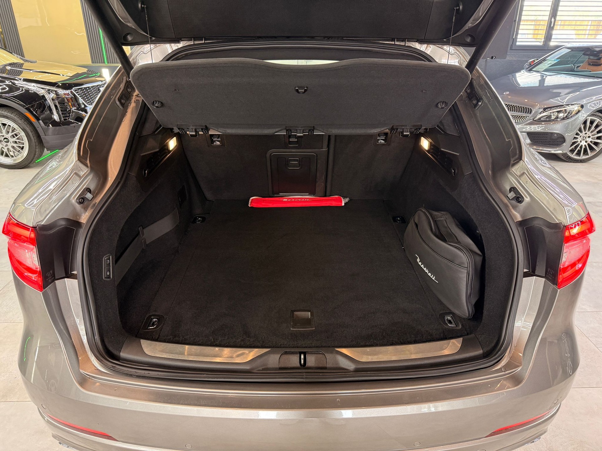 MASERATI Levante D 3.0 V6 GranLusso Automatica-image-16