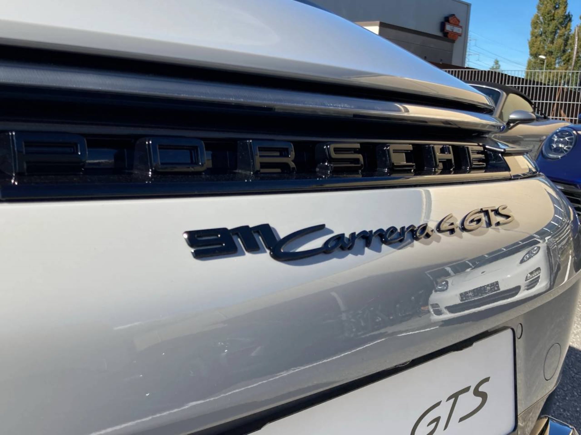 PORSCHE 911 Carrera 4 GTS Cabriolet-image-30