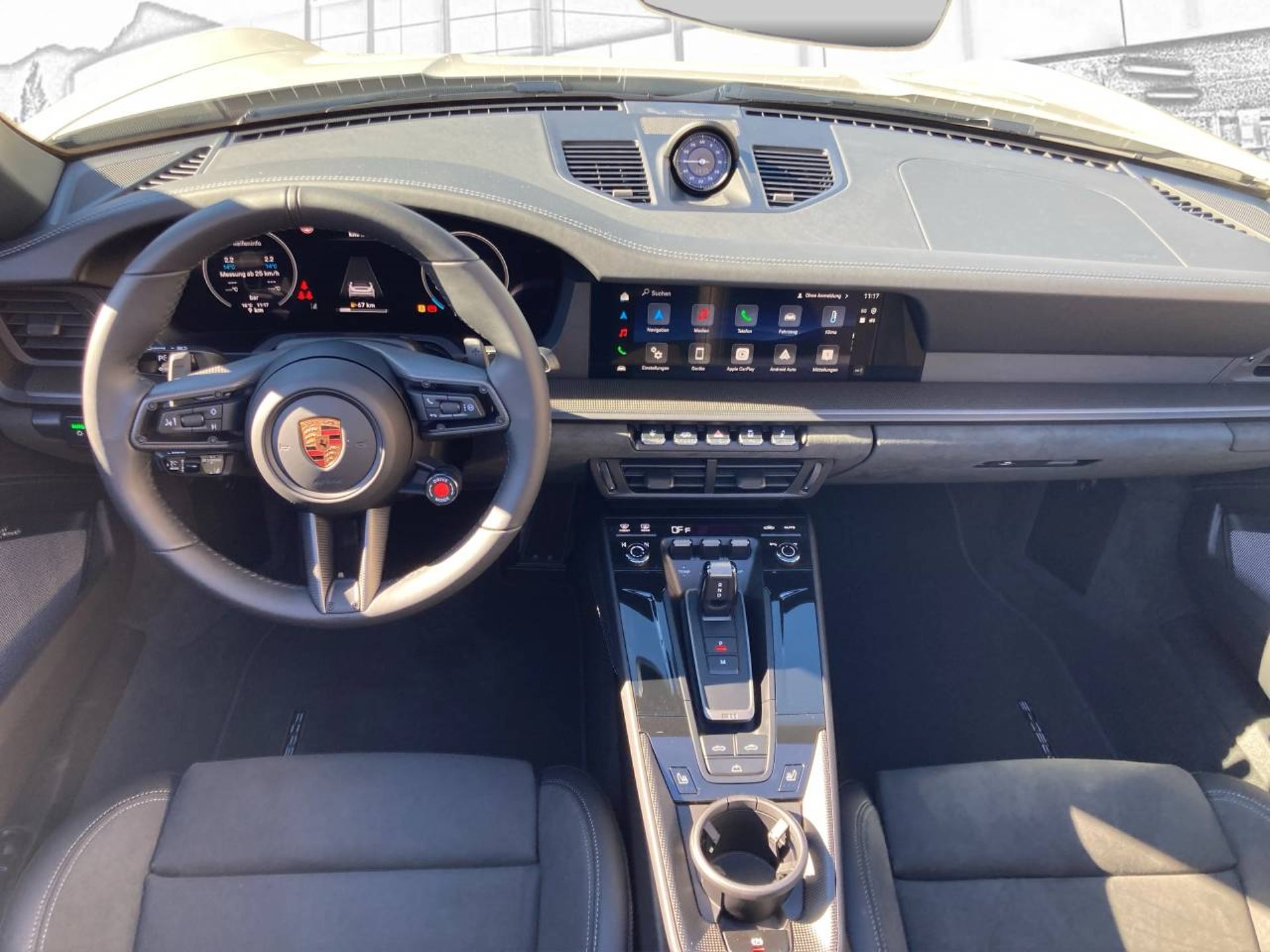 PORSCHE 911 Carrera 4 GTS Cabriolet-image-4