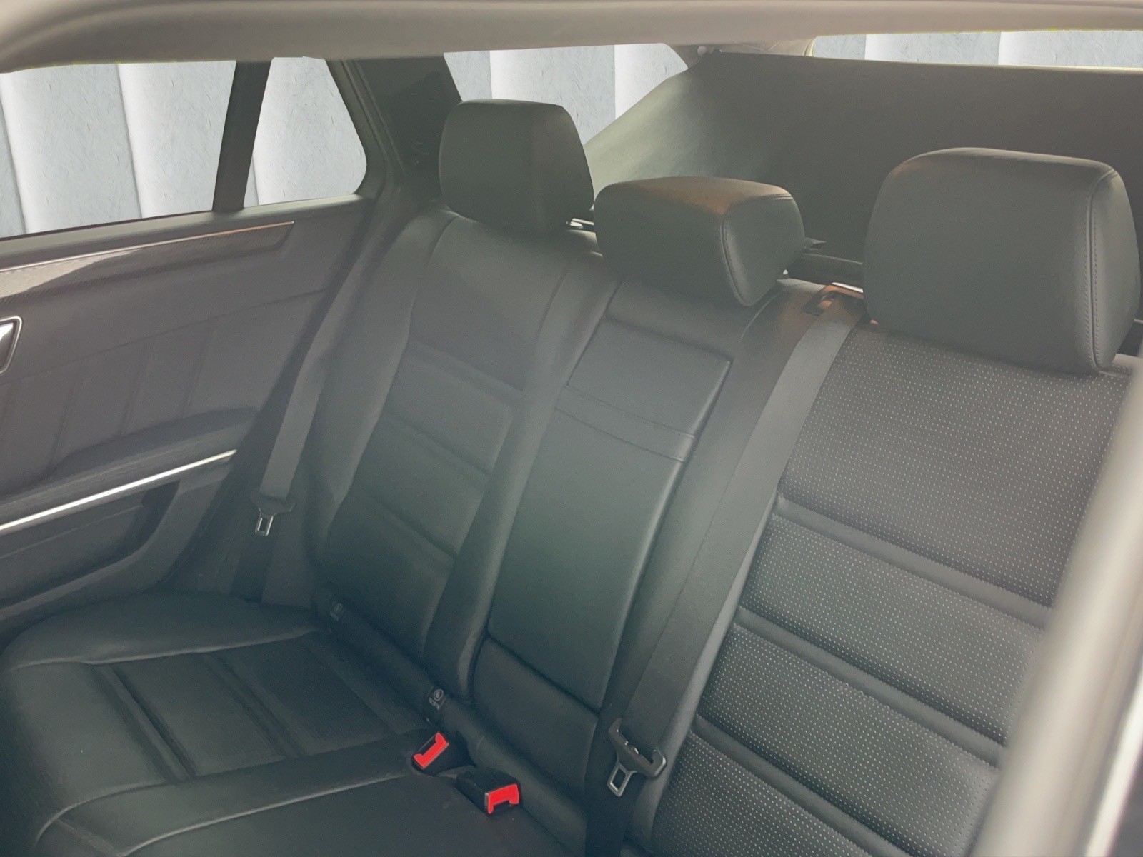 MERCEDES-BENZ E 63 CGI AMG 7G-Tronic-image-11