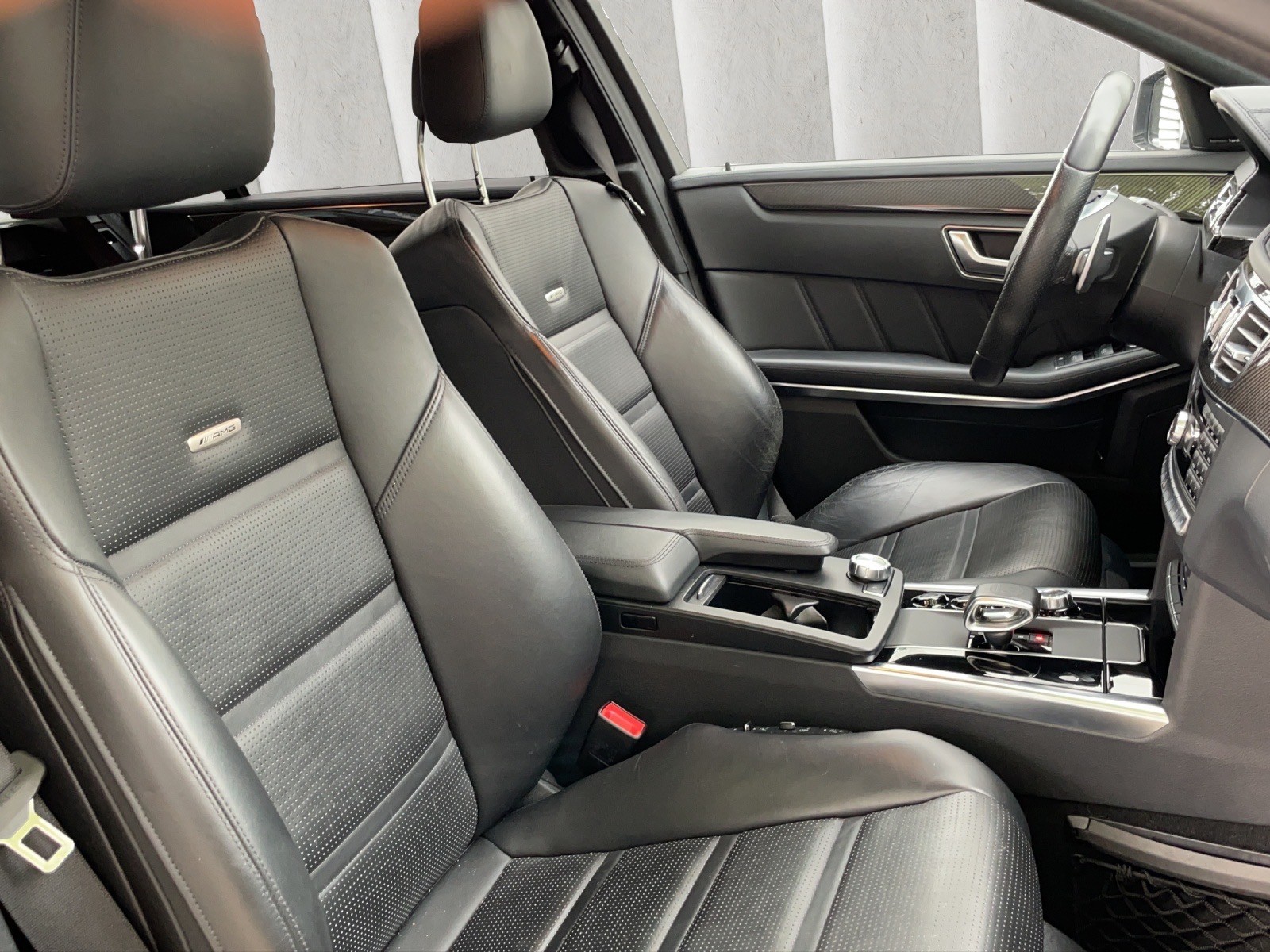MERCEDES-BENZ E 63 CGI AMG 7G-Tronic-image-10