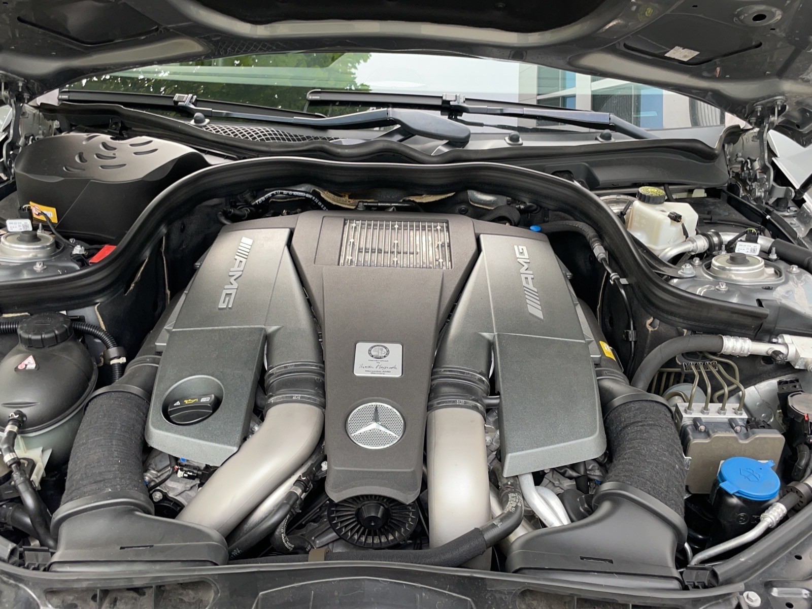 MERCEDES-BENZ E 63 CGI AMG 7G-Tronic-image-13