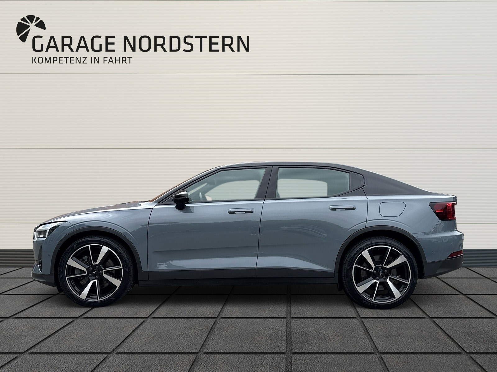 POLESTAR 2 Long Range Dual Motor-showroom-element-1
