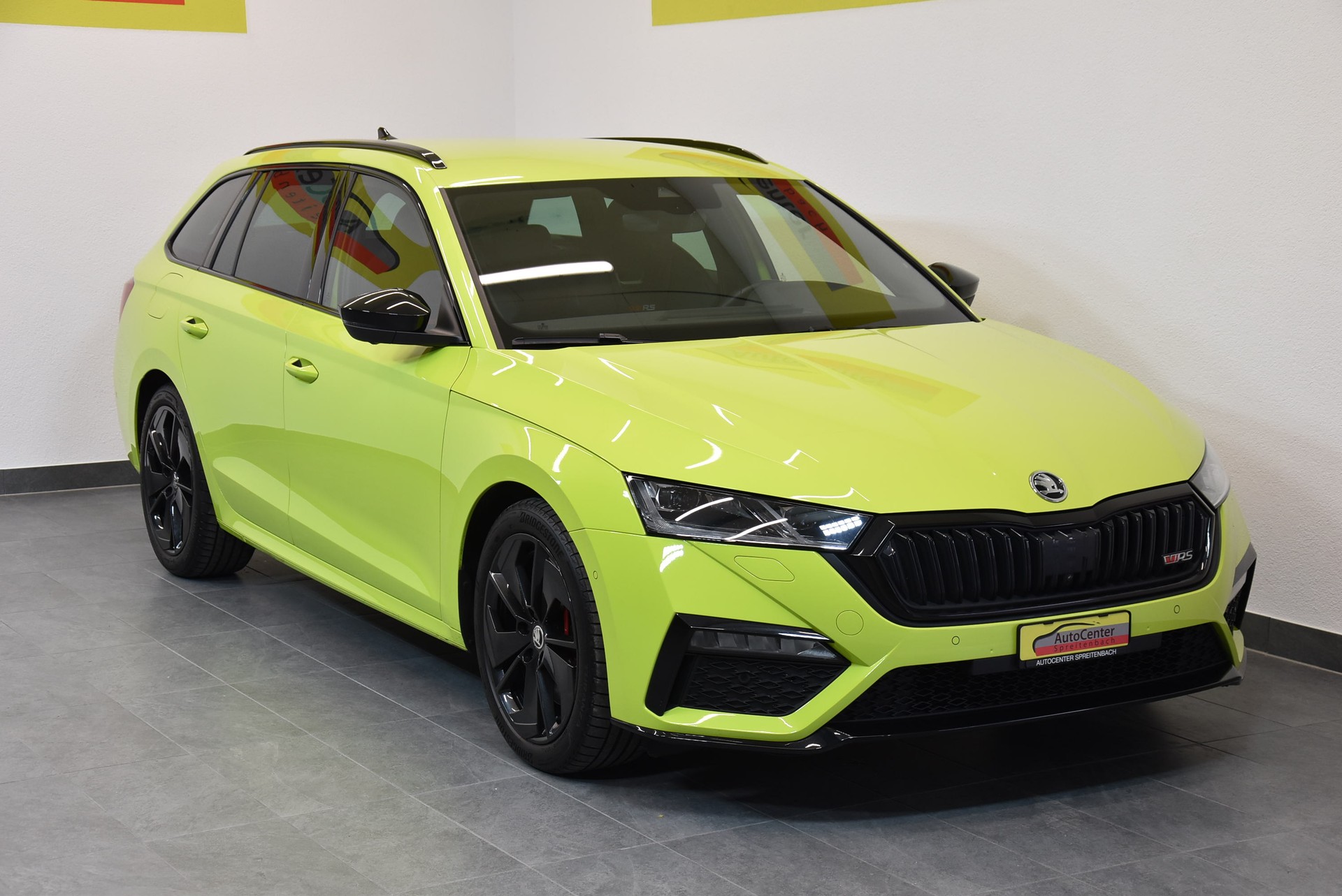 SKODA Octavia Combi 2.0 TSI DSG RS-image-0