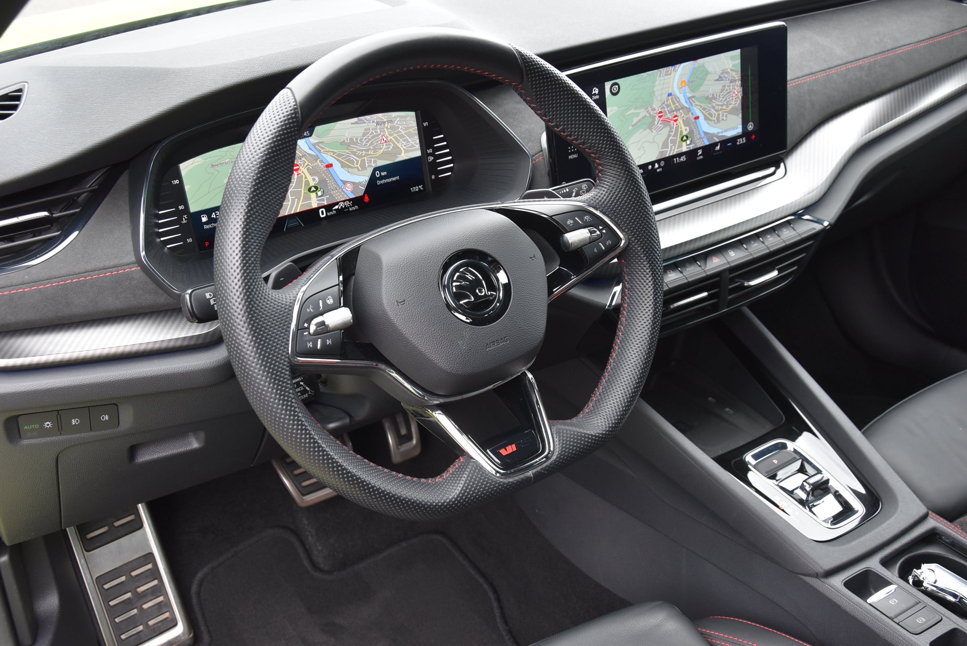 SKODA Octavia Combi 2.0 TSI DSG RS-image-1