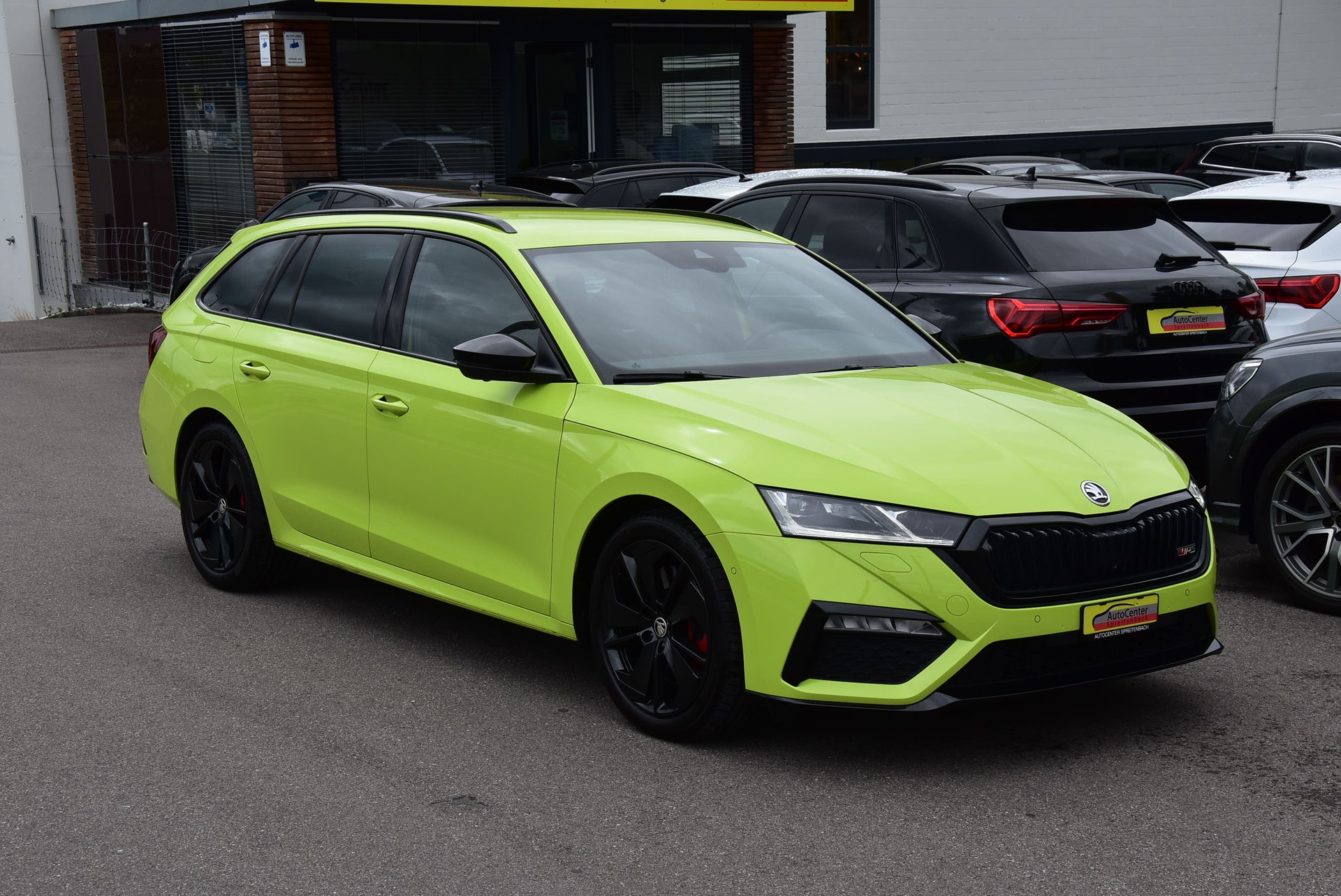 SKODA Octavia Combi 2.0 TSI DSG RS-image-0