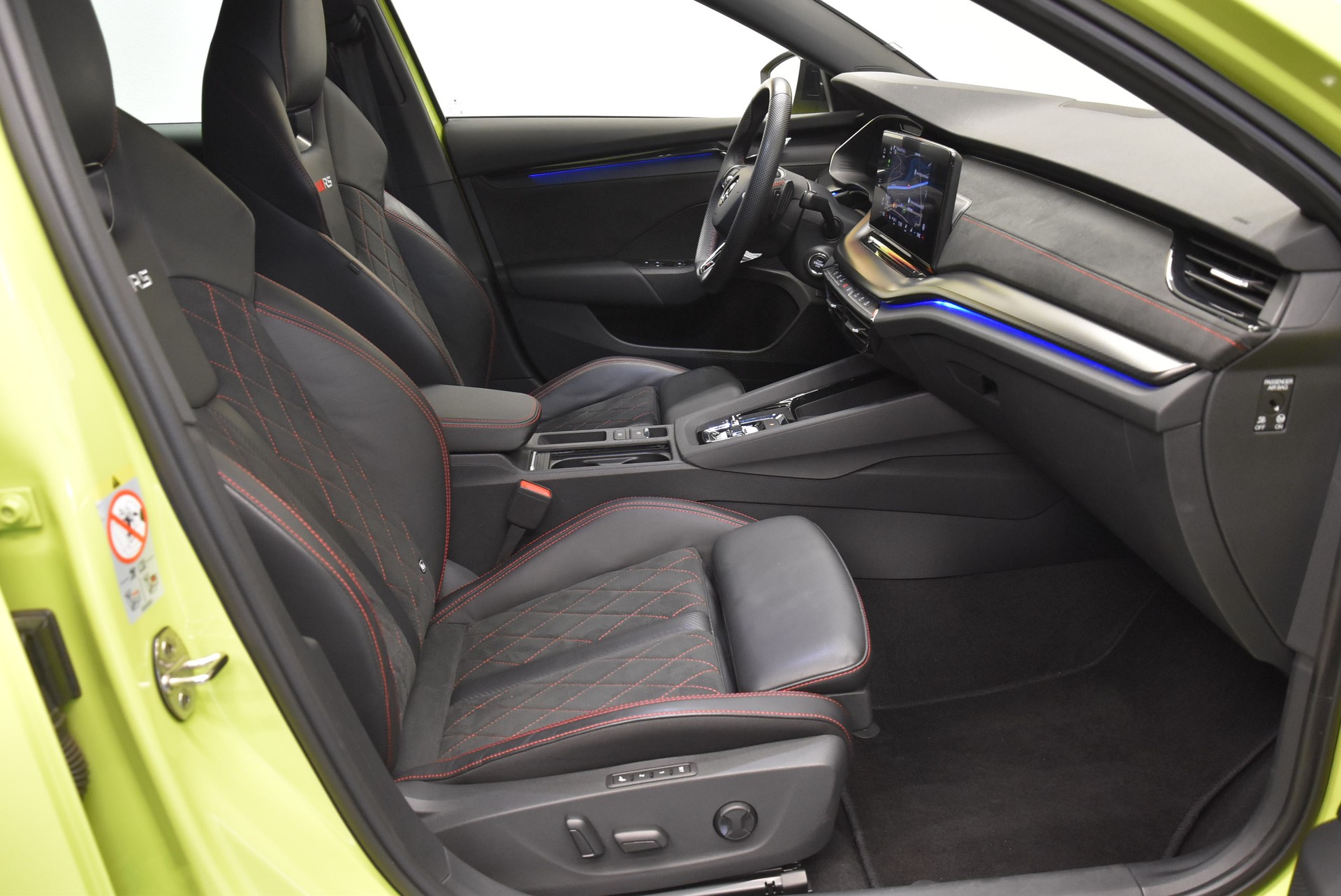 SKODA Octavia Combi 2.0 TSI DSG RS-image-2
