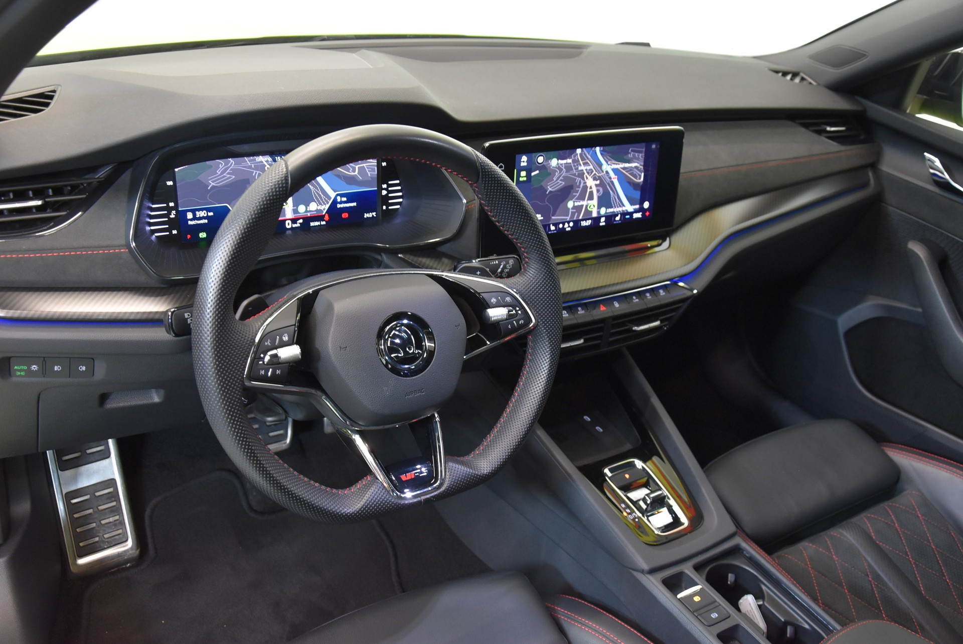 SKODA Octavia Combi 2.0 TSI DSG RS-image-5