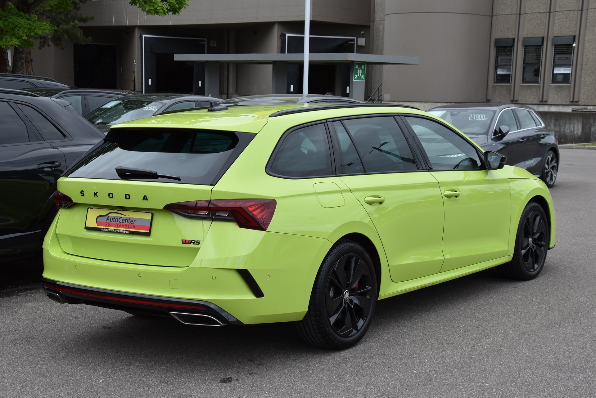 SKODA Octavia Combi 2.0 TSI DSG RS-image-13