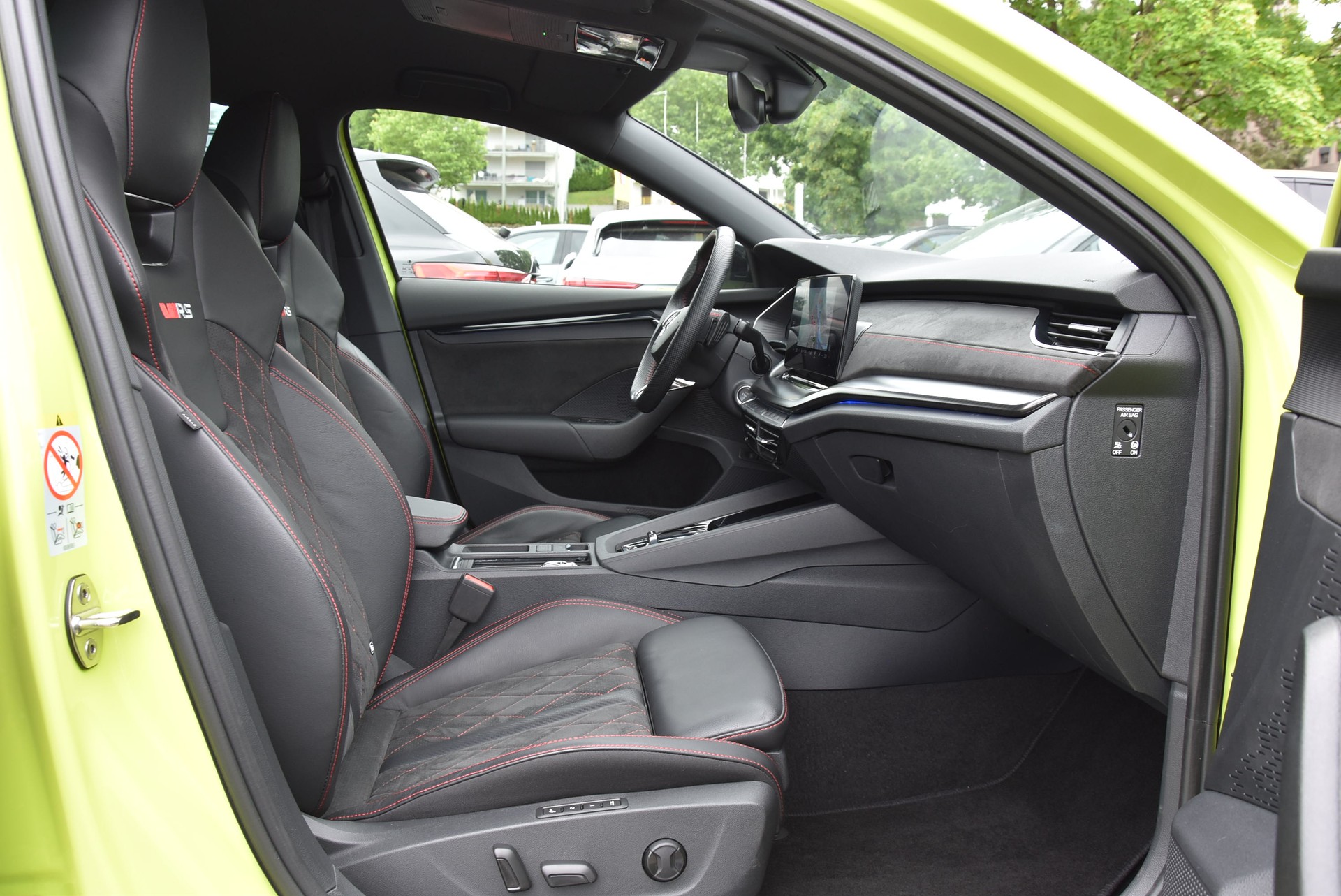 SKODA Octavia Combi 2.0 TSI DSG RS-image-2