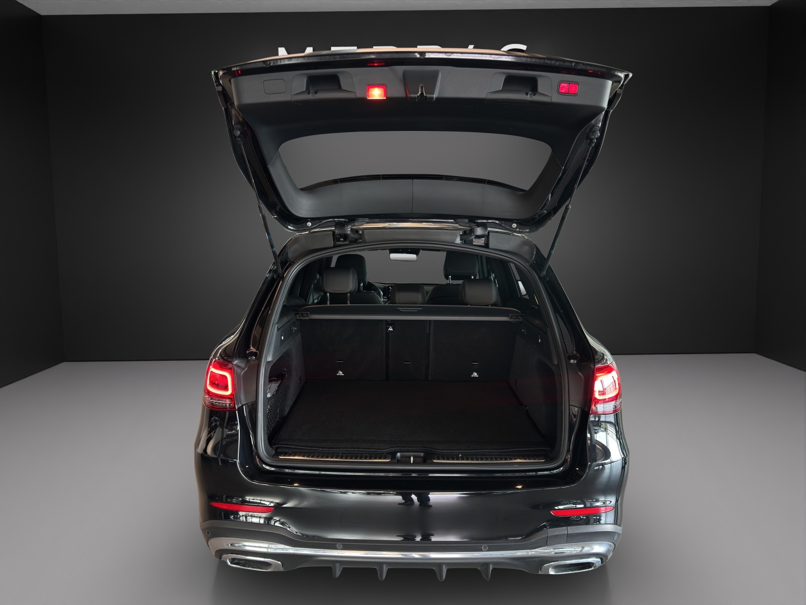 MERCEDES-BENZ GLC 300 AMG Line 4Matic-image-6