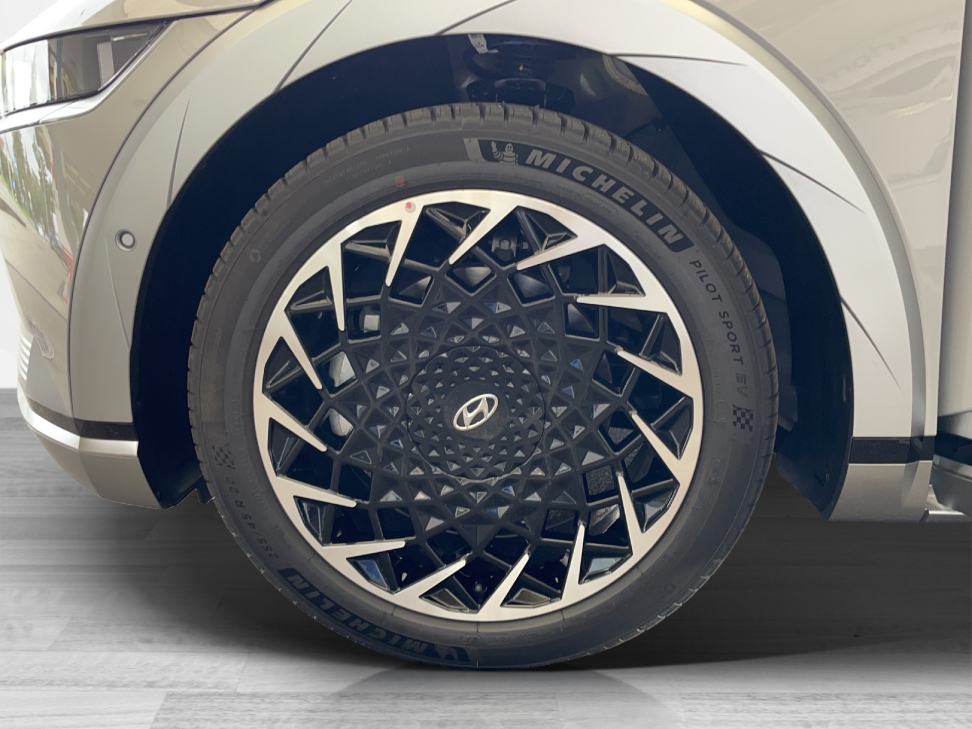 HYUNDAI Ioniq 5 Vertex 4WD 77 kWh-image-10