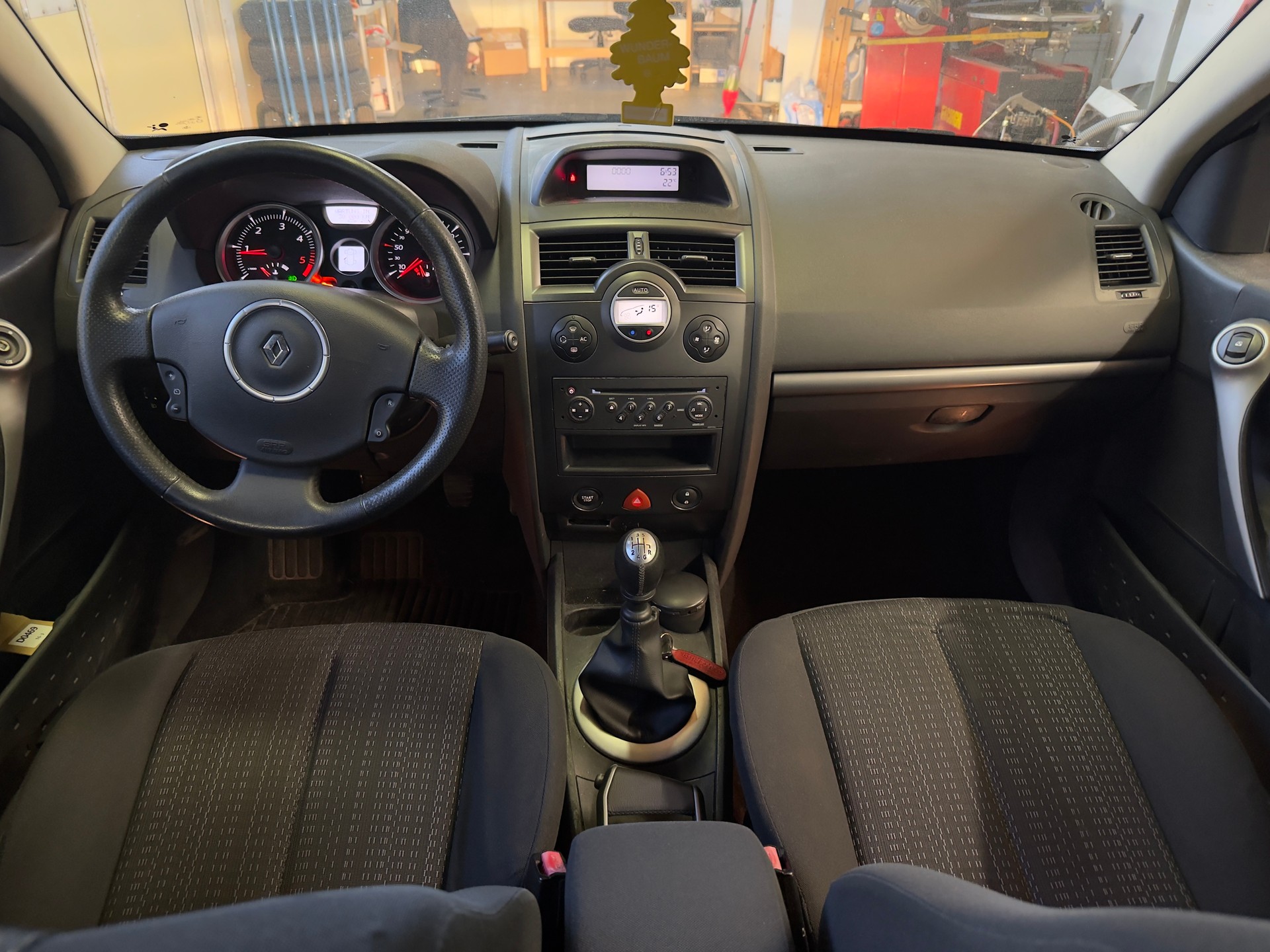 RENAULT Mégane Break 1.9 dCi Emotion-image-9