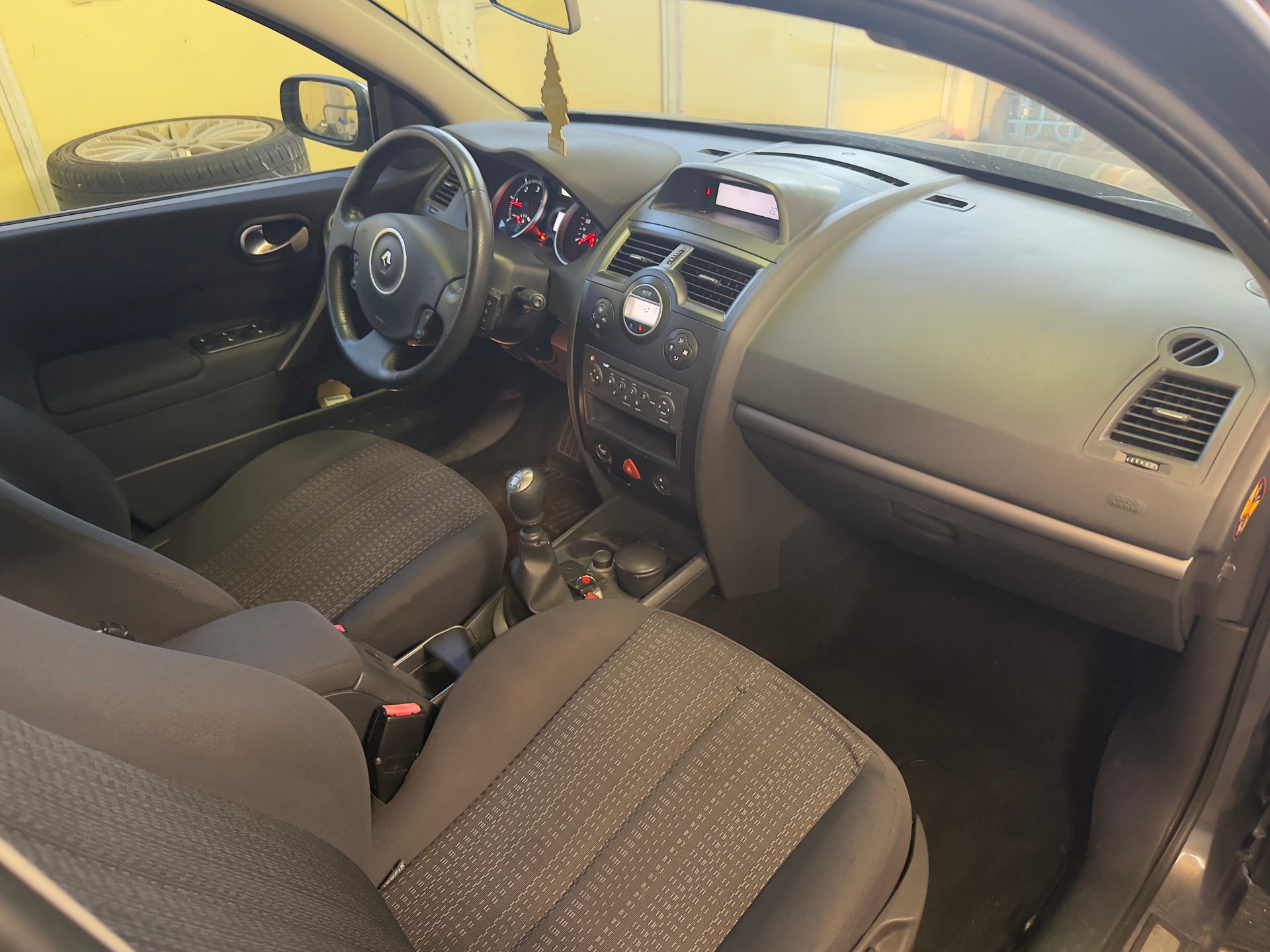 RENAULT Mégane Break 1.9 dCi Emotion-image-8