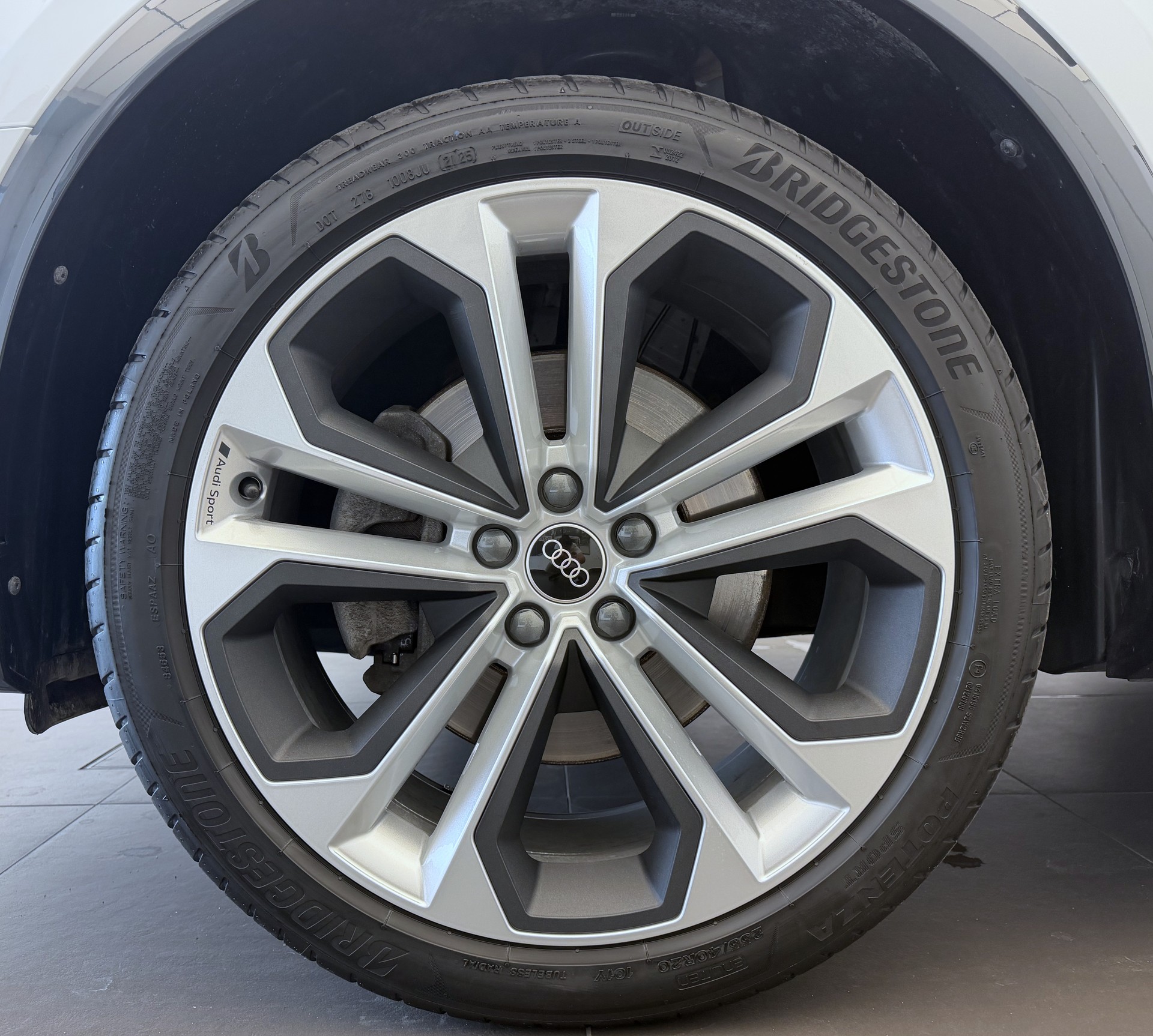 AUDI Q3 45 TFSI quattro S-tronic-image-2