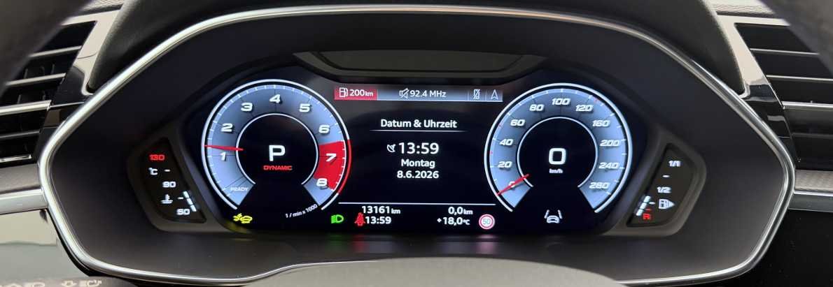 AUDI Q3 45 TFSI quattro S-tronic-image-8