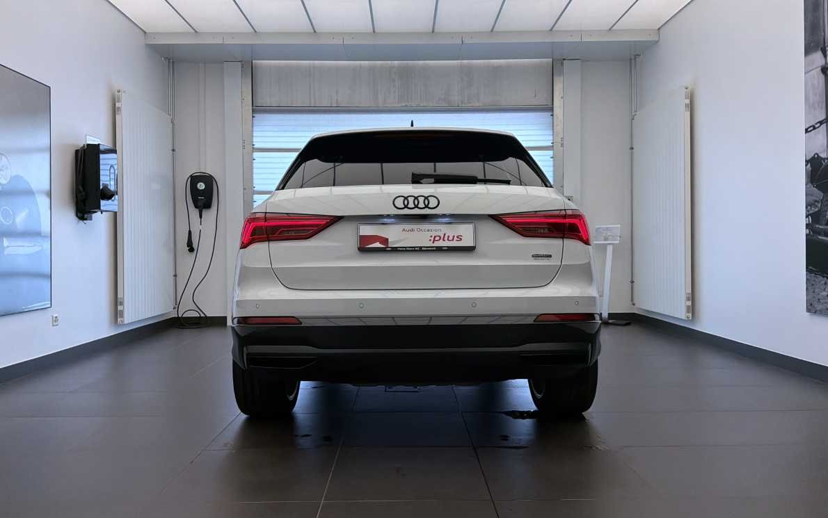 AUDI Q3 45 TFSI quattro S-tronic-image-23
