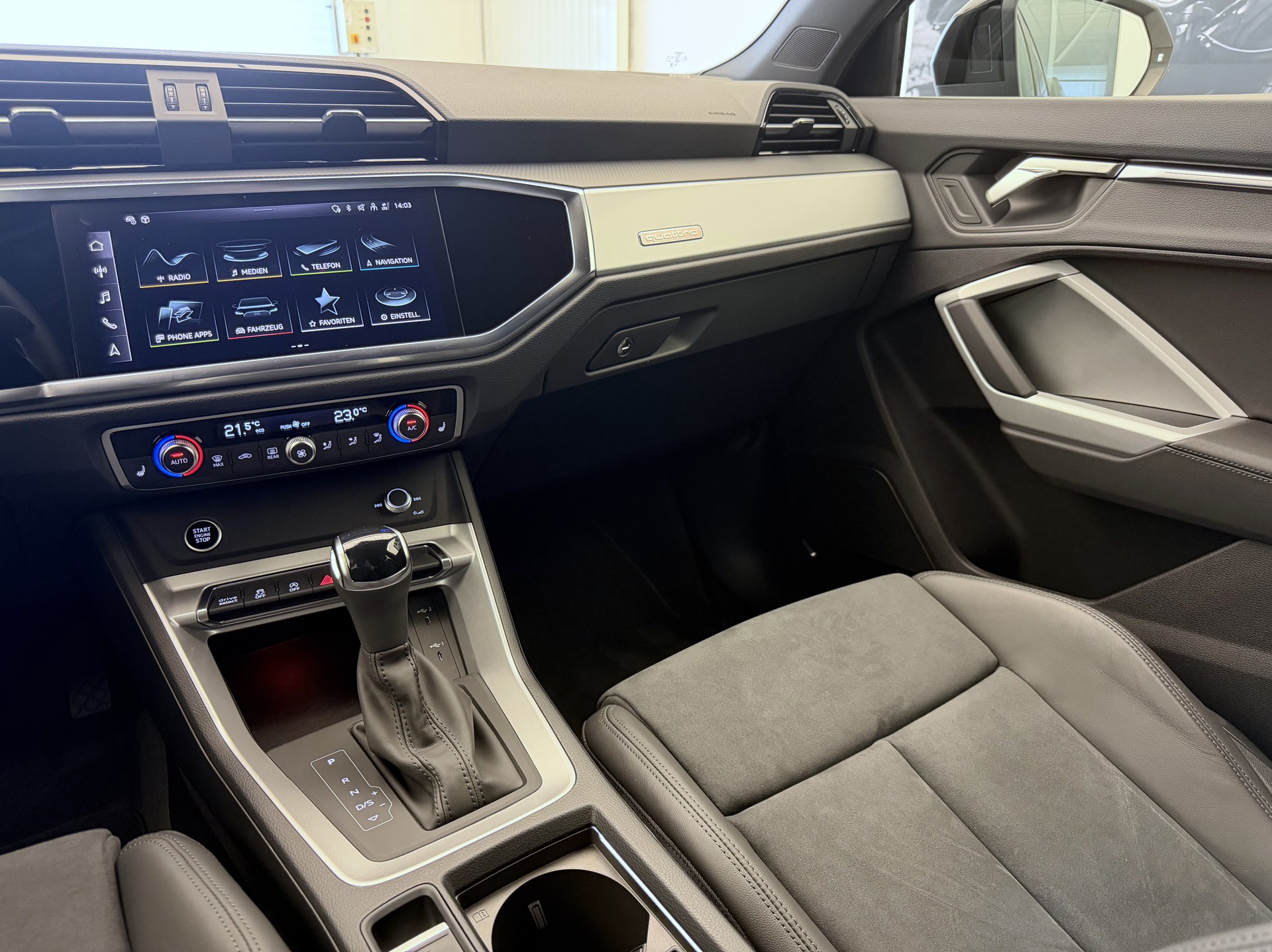 AUDI Q3 45 TFSI quattro S-tronic-image-15
