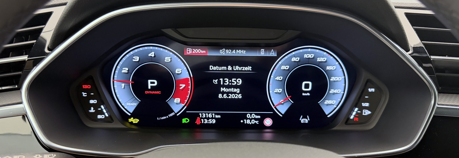 AUDI Q3 45 TFSI quattro S-tronic-image-8