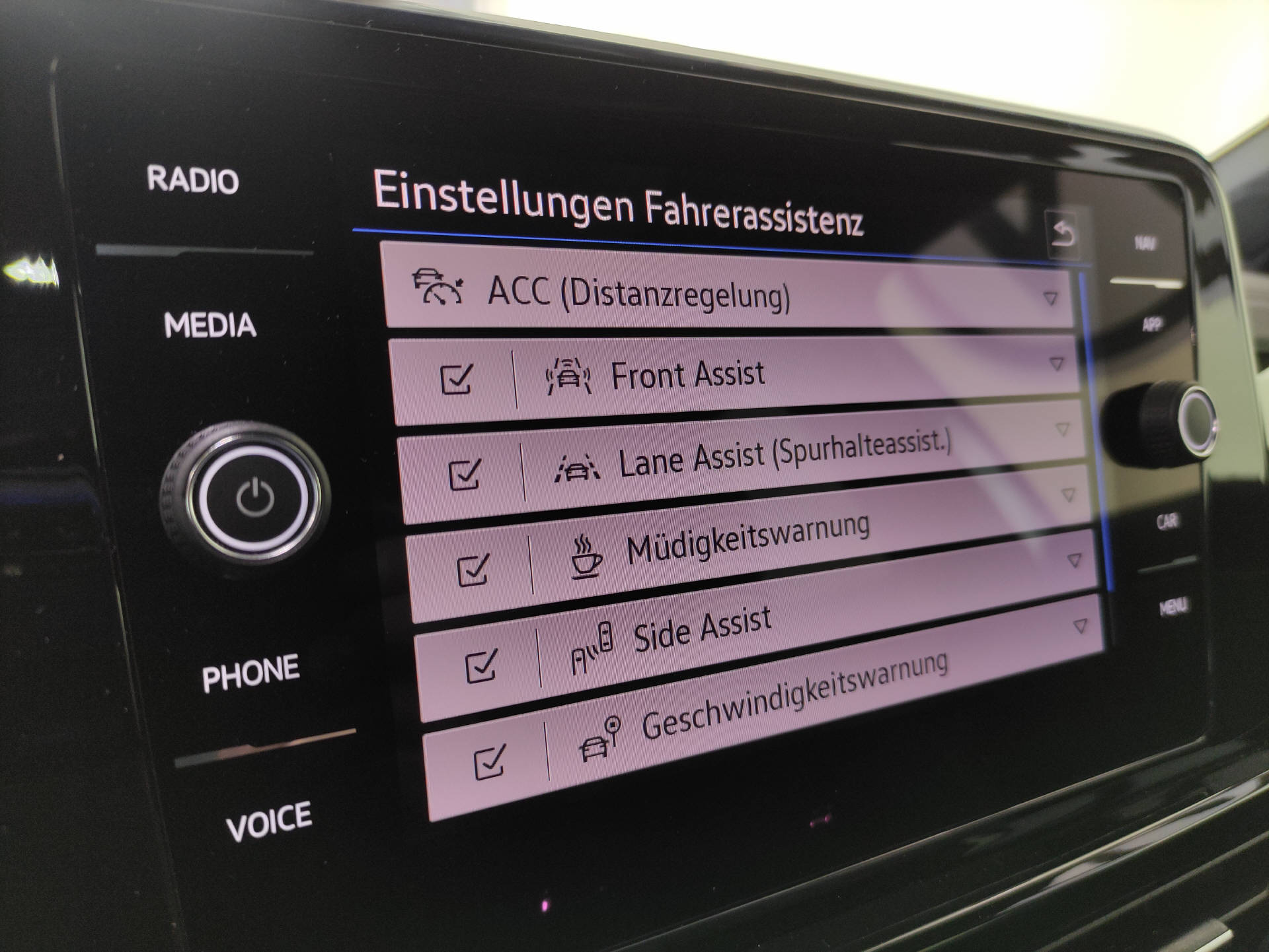 VW T-Roc 2.0 TSI R-Line Black-Style DSG 4motion-image-8