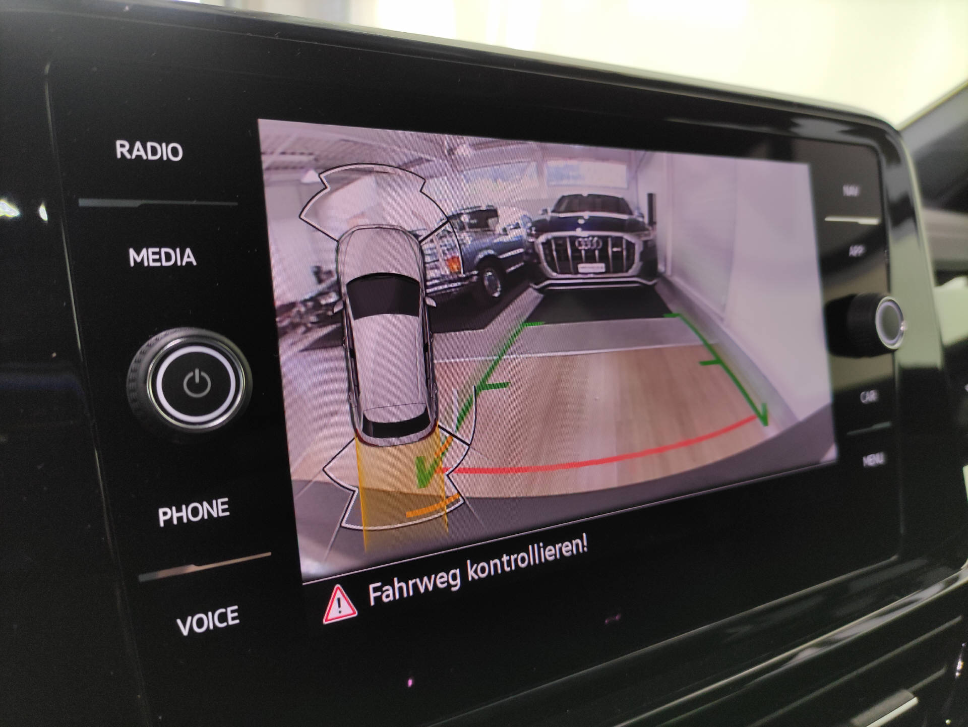 VW T-Roc 2.0 TSI R-Line Black-Style DSG 4motion-image-9