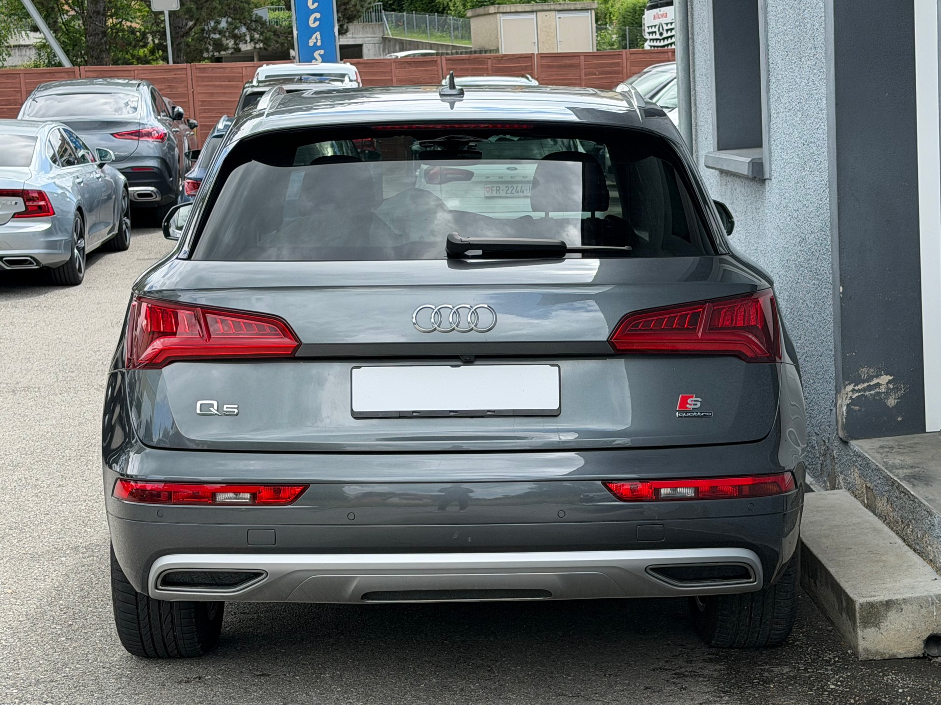 AUDI Q5 45 TFSI S-Line sport quattro S-tronic-image-4