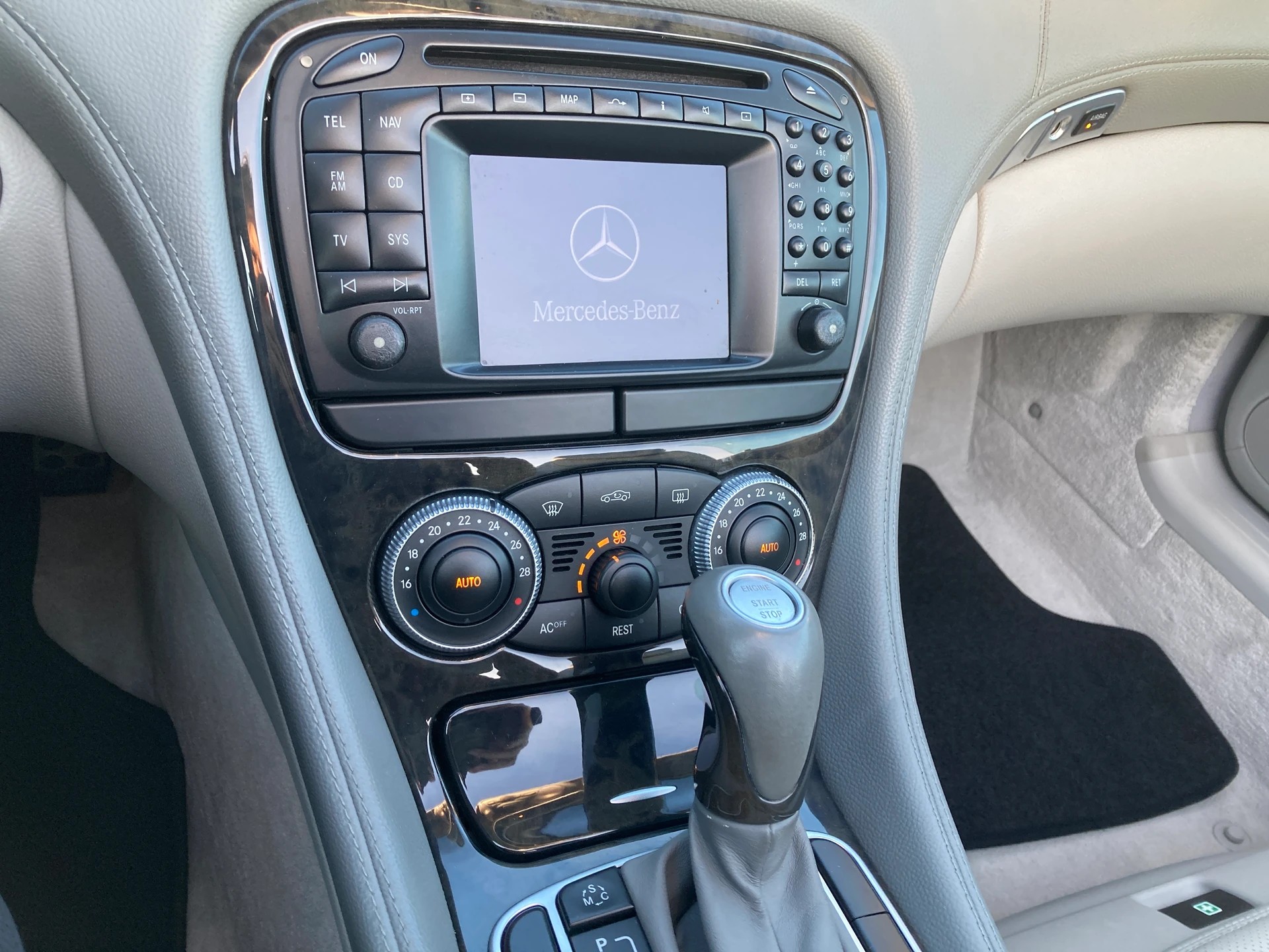 MERCEDES-BENZ SL 600 Automatic-image-10