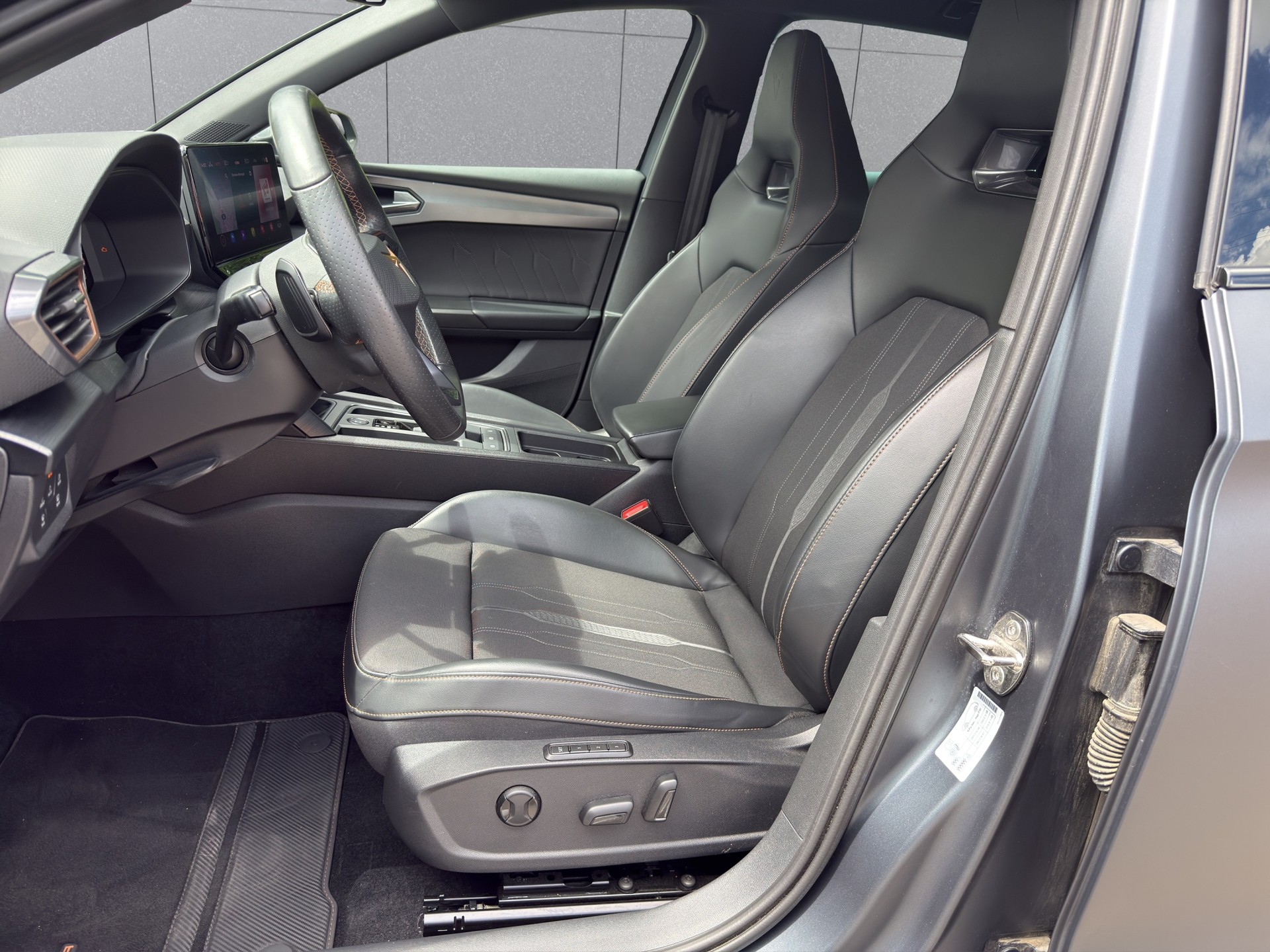 CUPRA LEON 1.4 e-HYBRID pHEV DSG-image-10