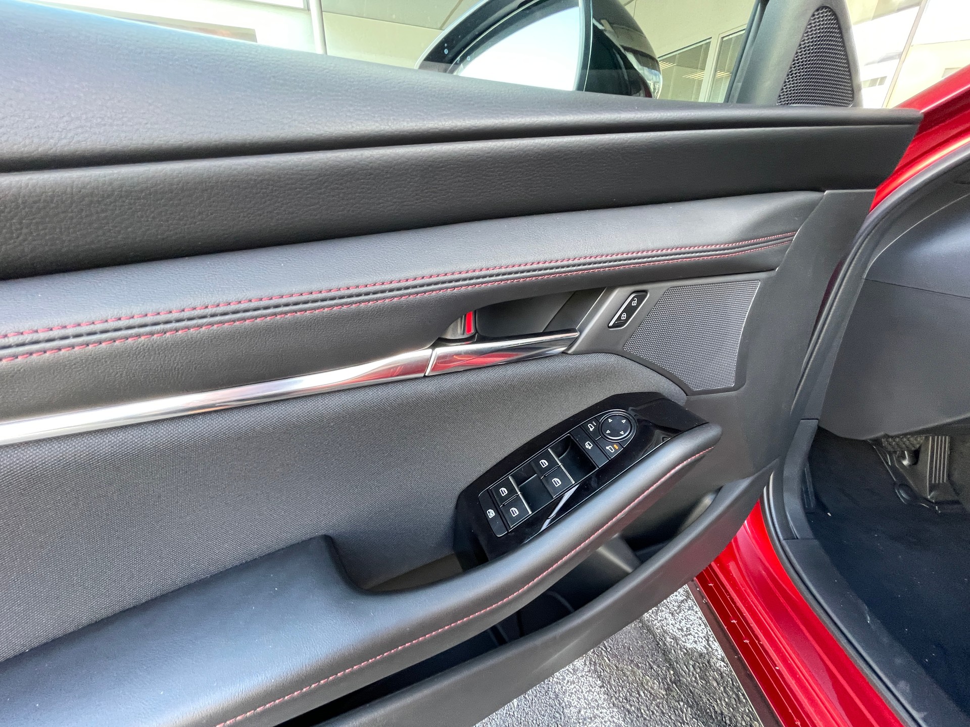 MAZDA 3 Hatchback SKYACTIV-X M Hybrid 186 Homura Automat-image-9