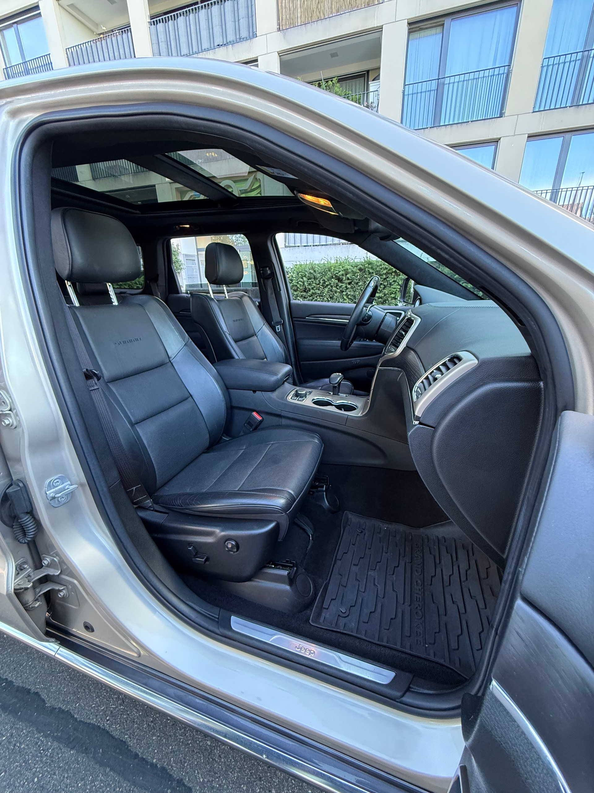 JEEP Grand Cherokee 3.0 CRD 250 Summit-image-10