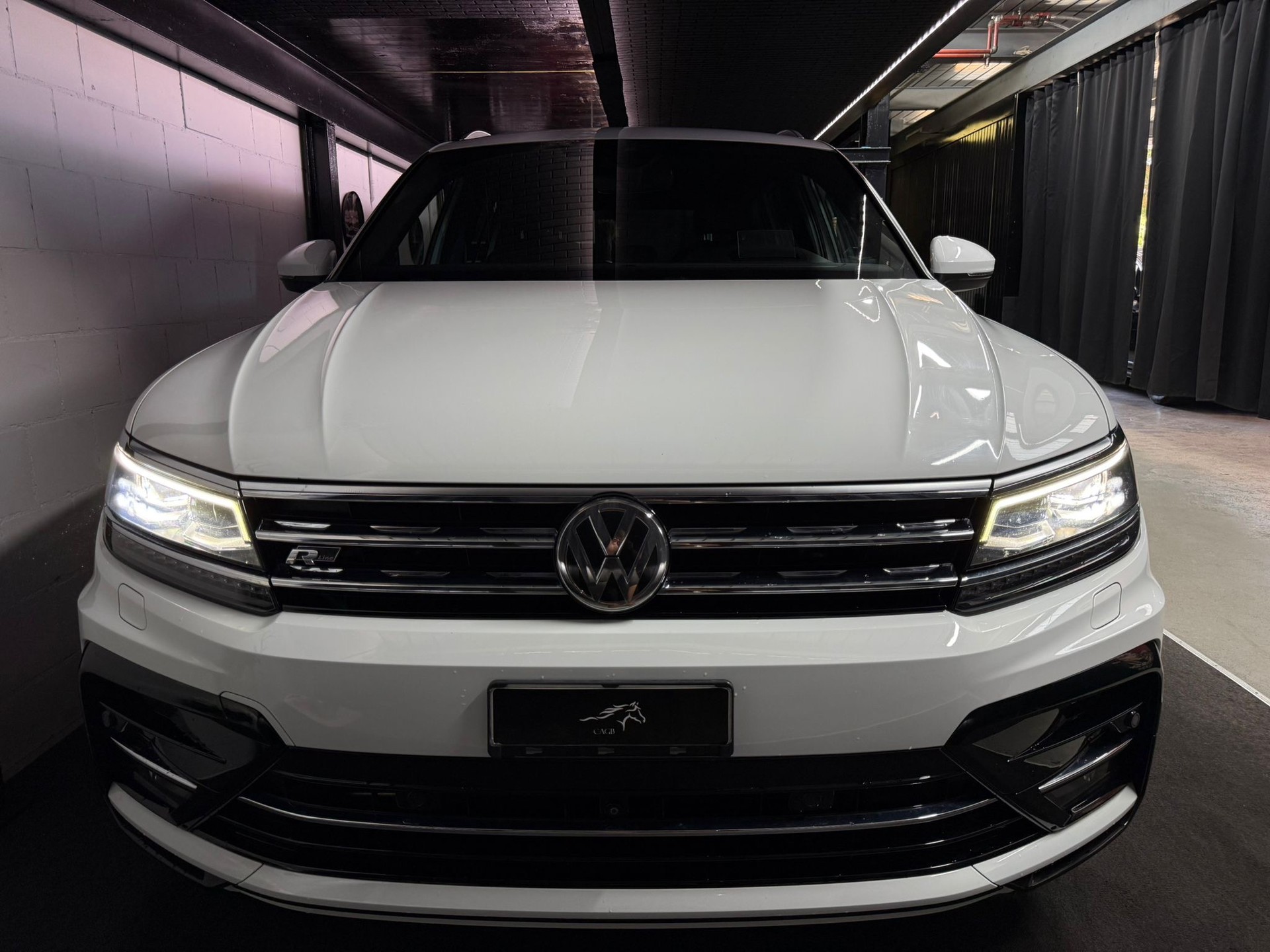 VW Tiguan 2.0TSI Highline R-Line 4Motion DSG / Top Austattung / Anhängerkupplung /-image-5